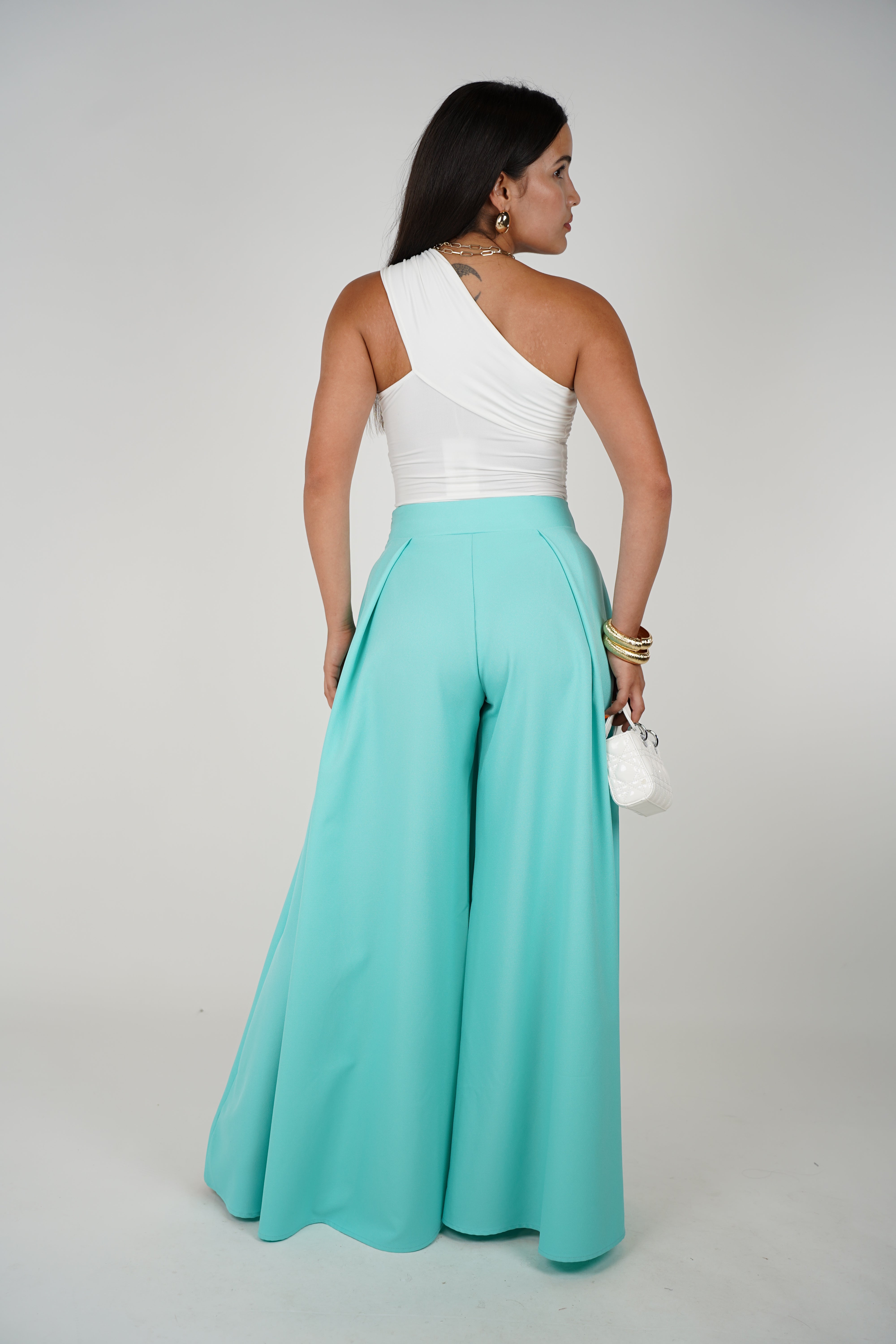 Berta Palazzo Pants – Bold Flow & Effortless Elegance