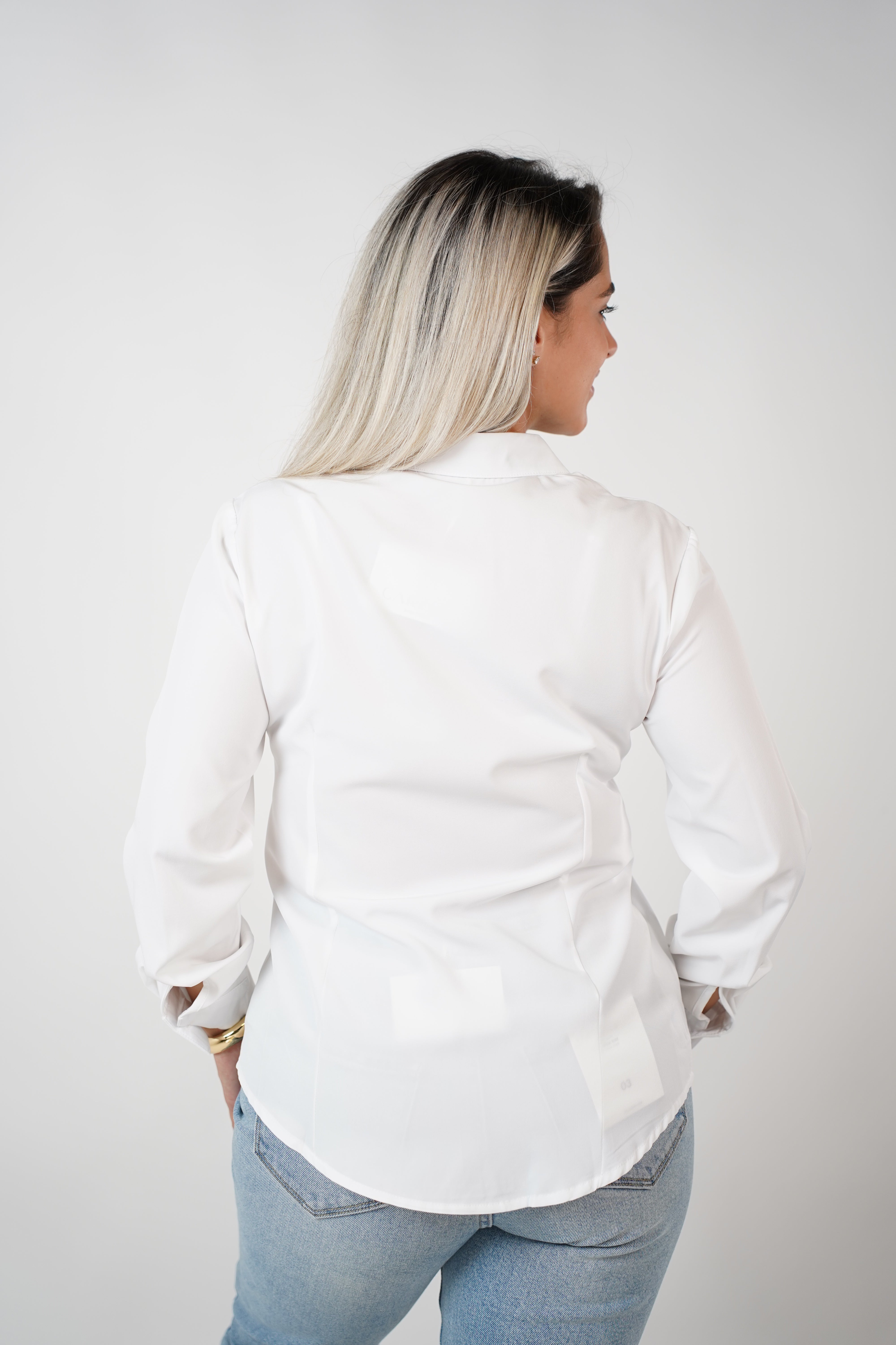 Jovie Button Down – Classic Long-Sleeve White Blouse
