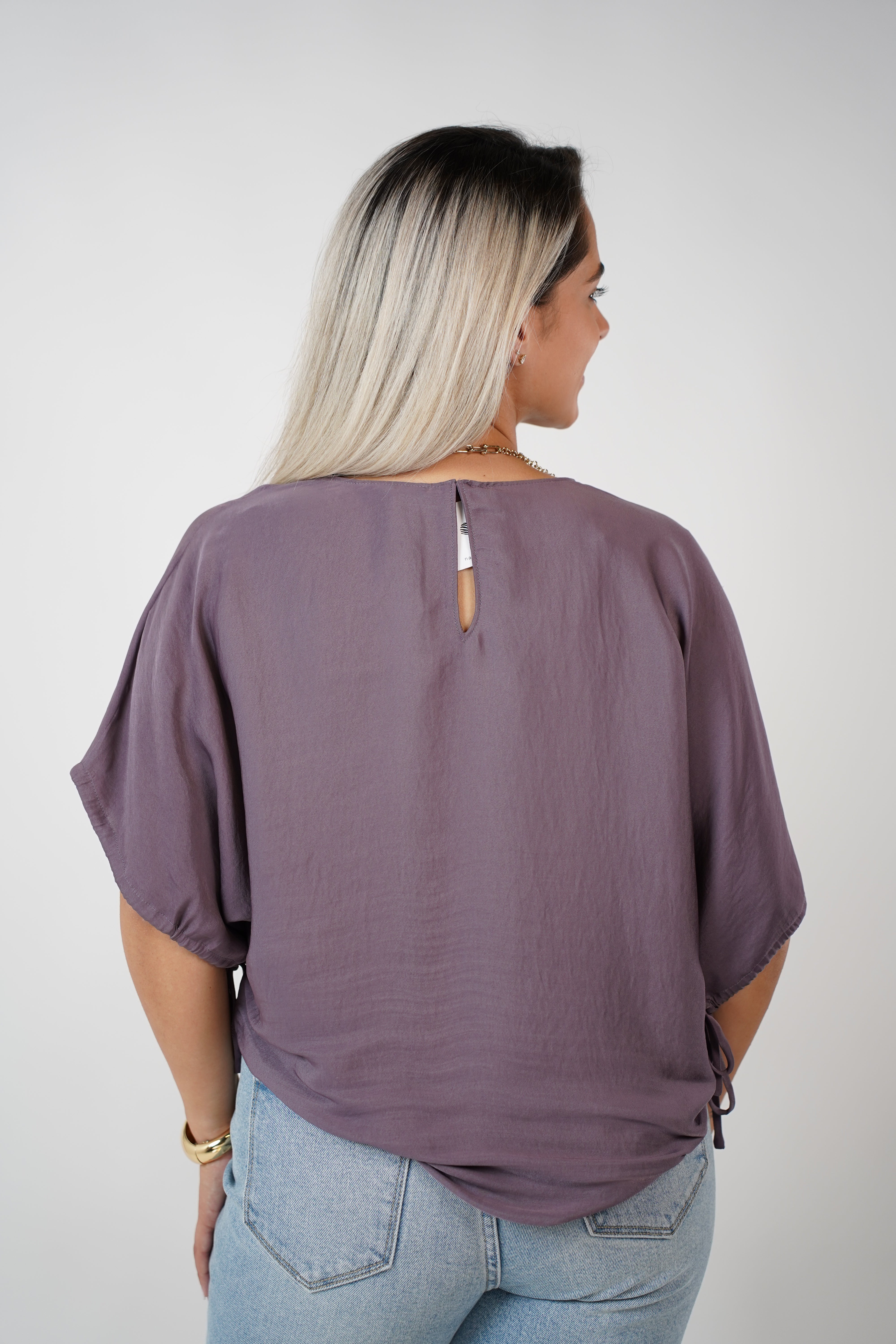 Zovi Flaca Top – Effortless Relaxed Fit Blouse