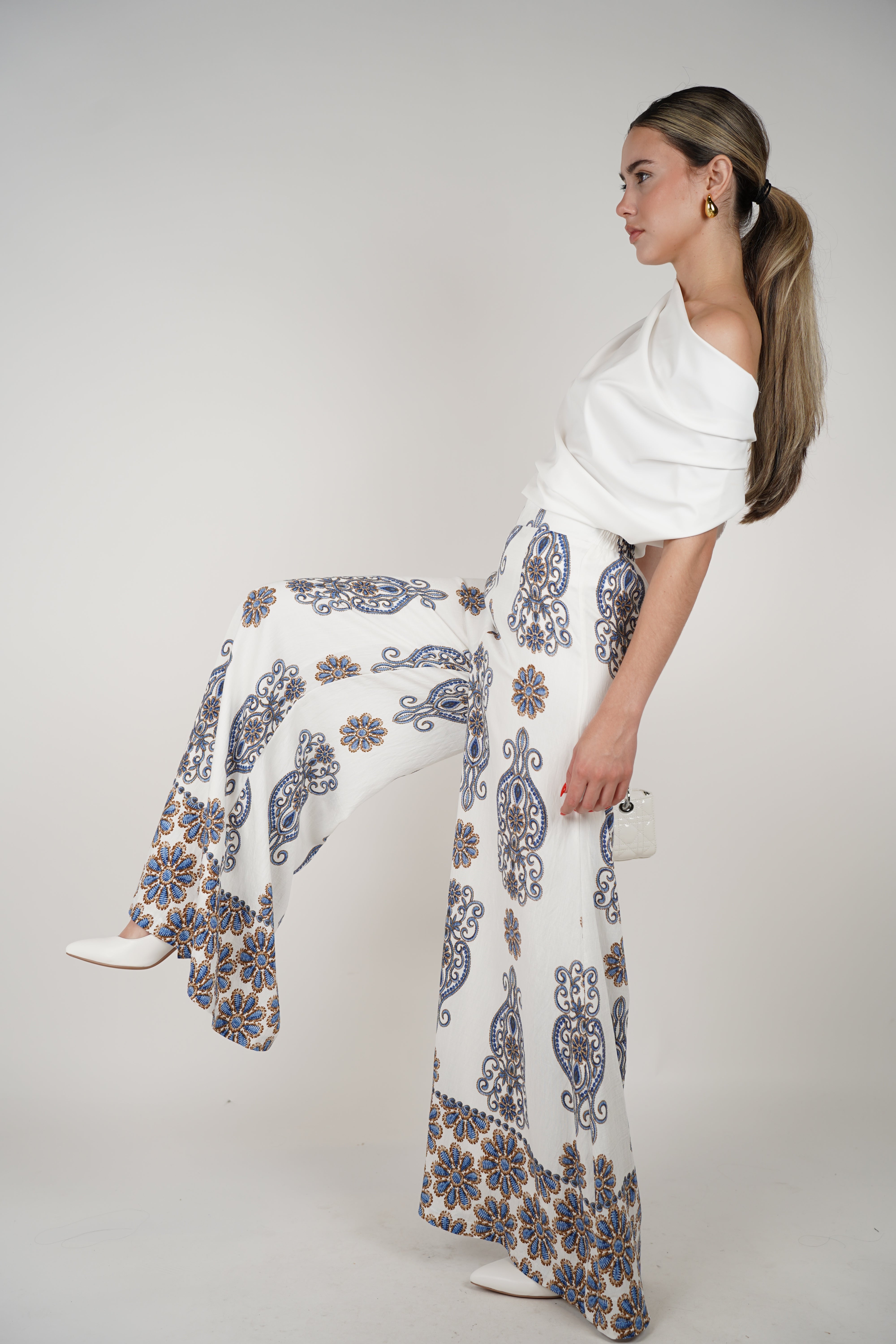 Vesa Flowy Pants – Printed Wide-Leg Linen Style