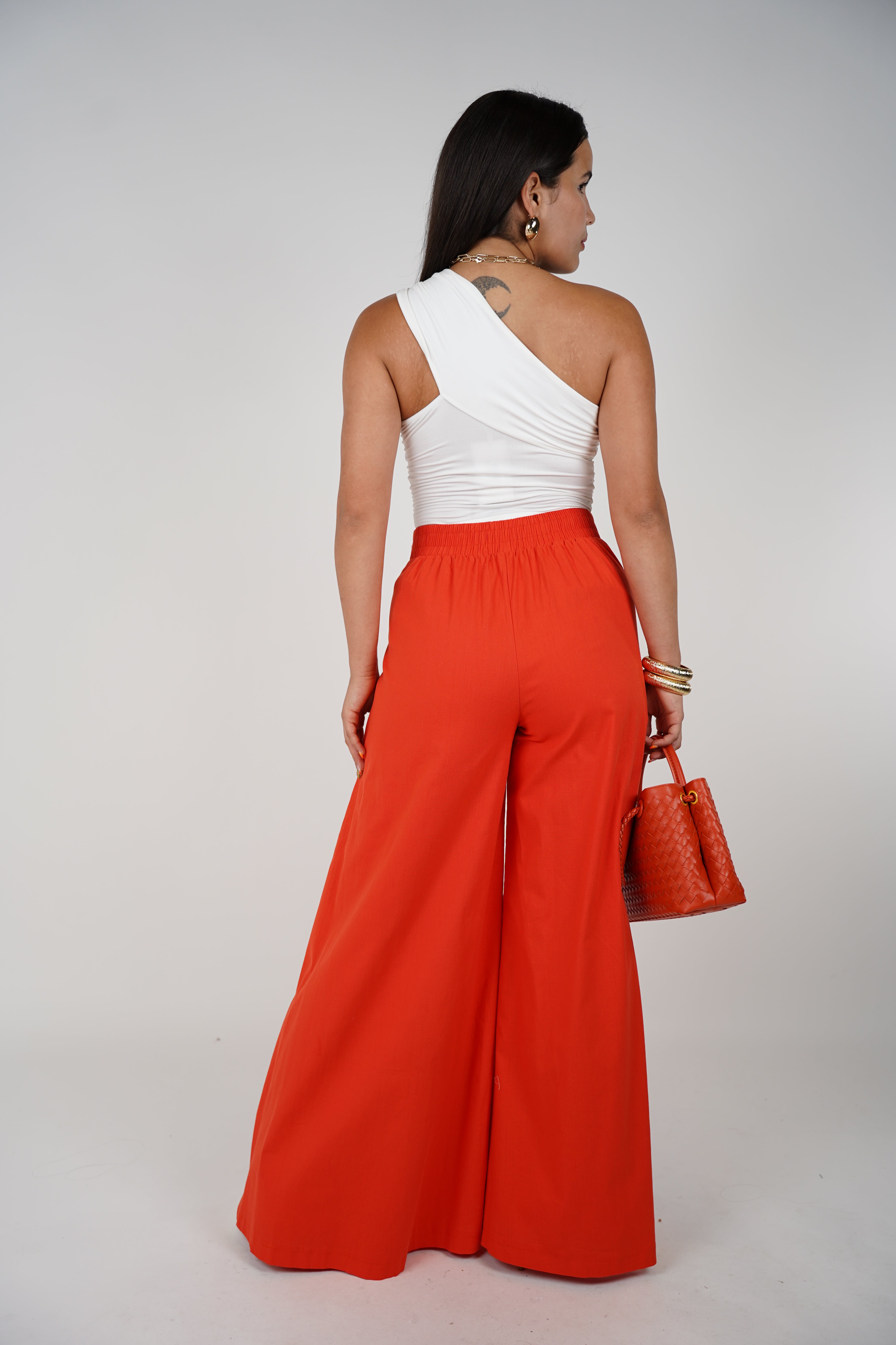 Jina Flowy Pants – Crisp Wide-Leg Statement