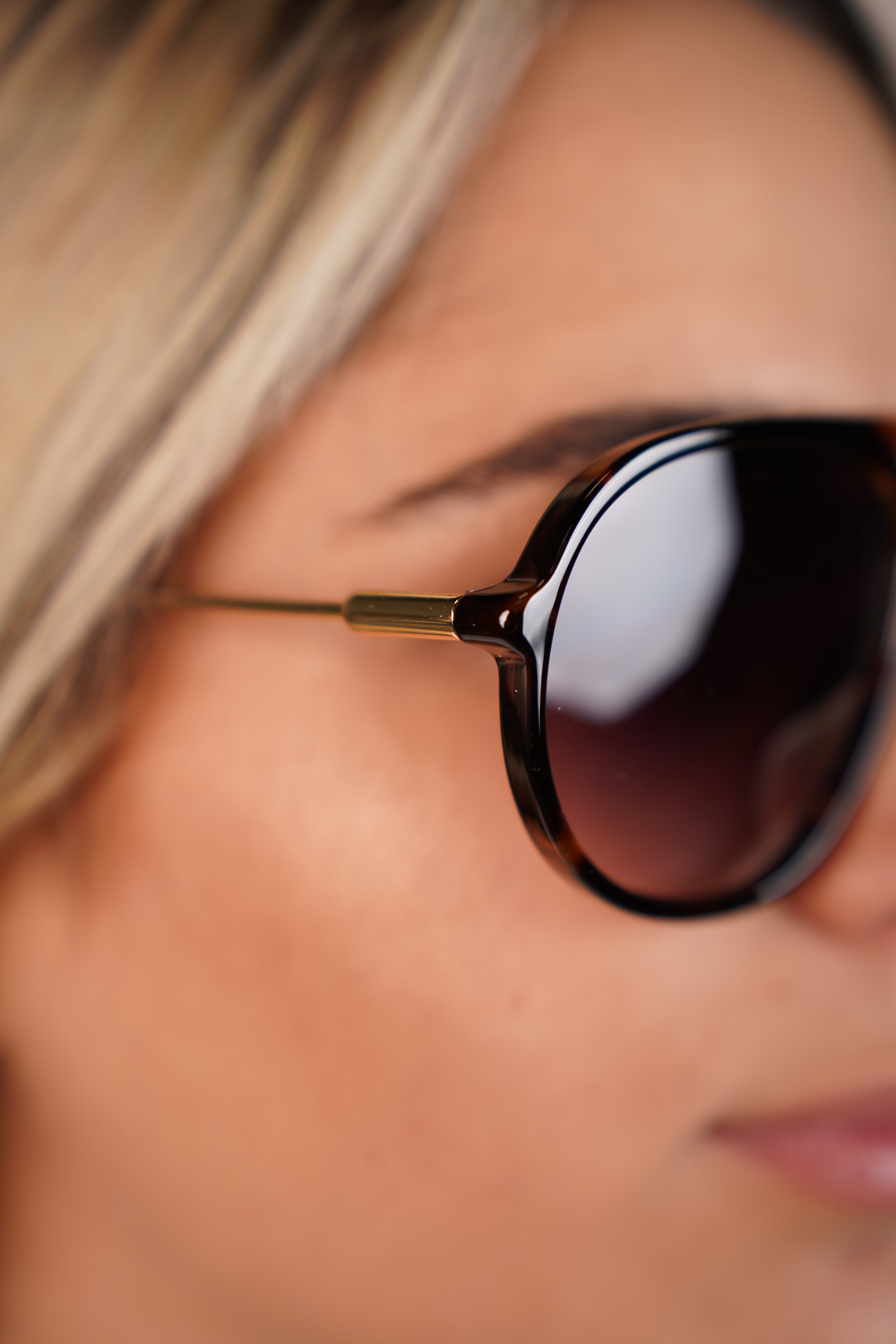Moraima Oversized Aviator Sunglasses – Bold Frame Shades in 5