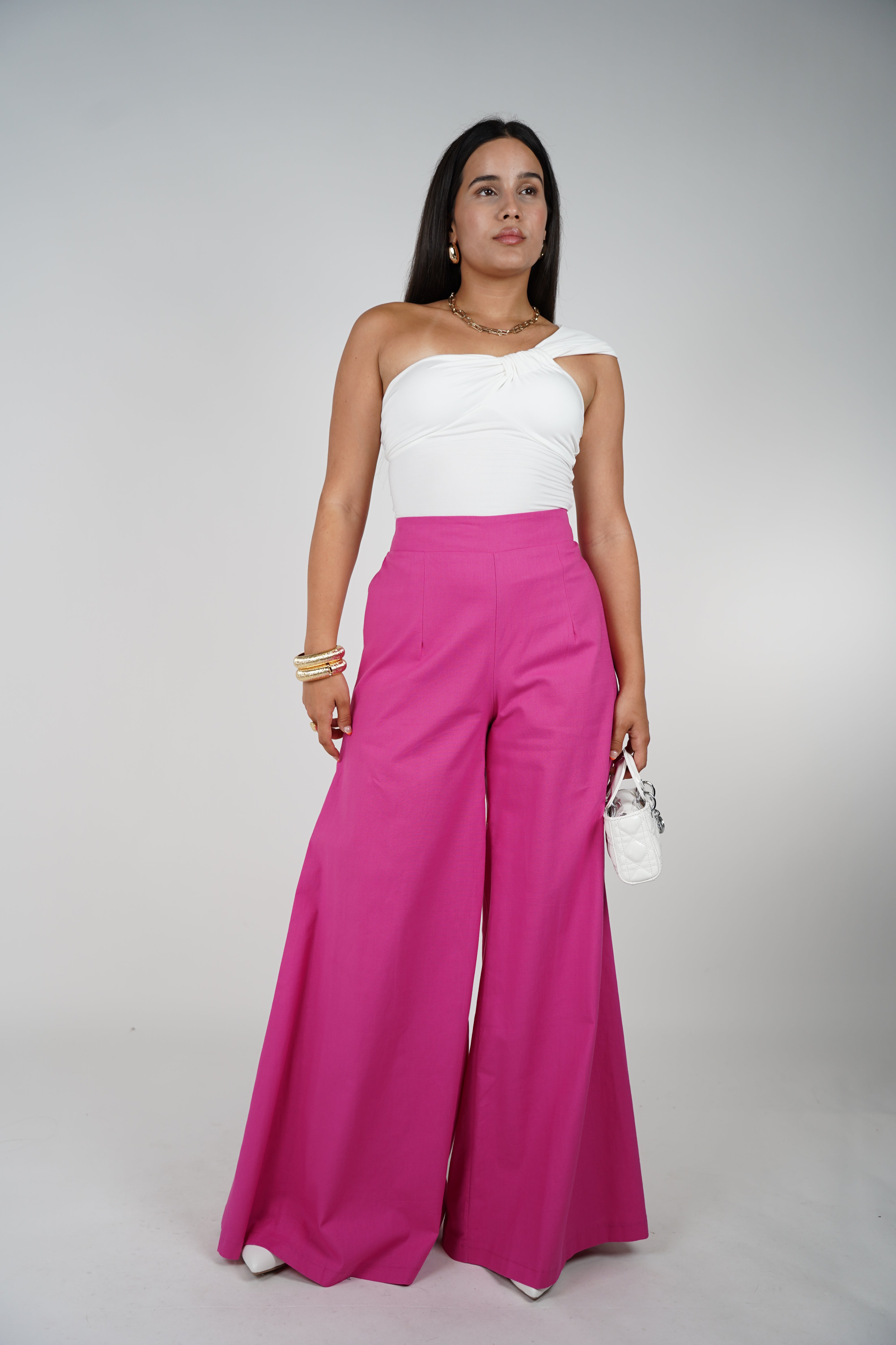 Jina Flowy Pants – Crisp Wide-Leg Statement