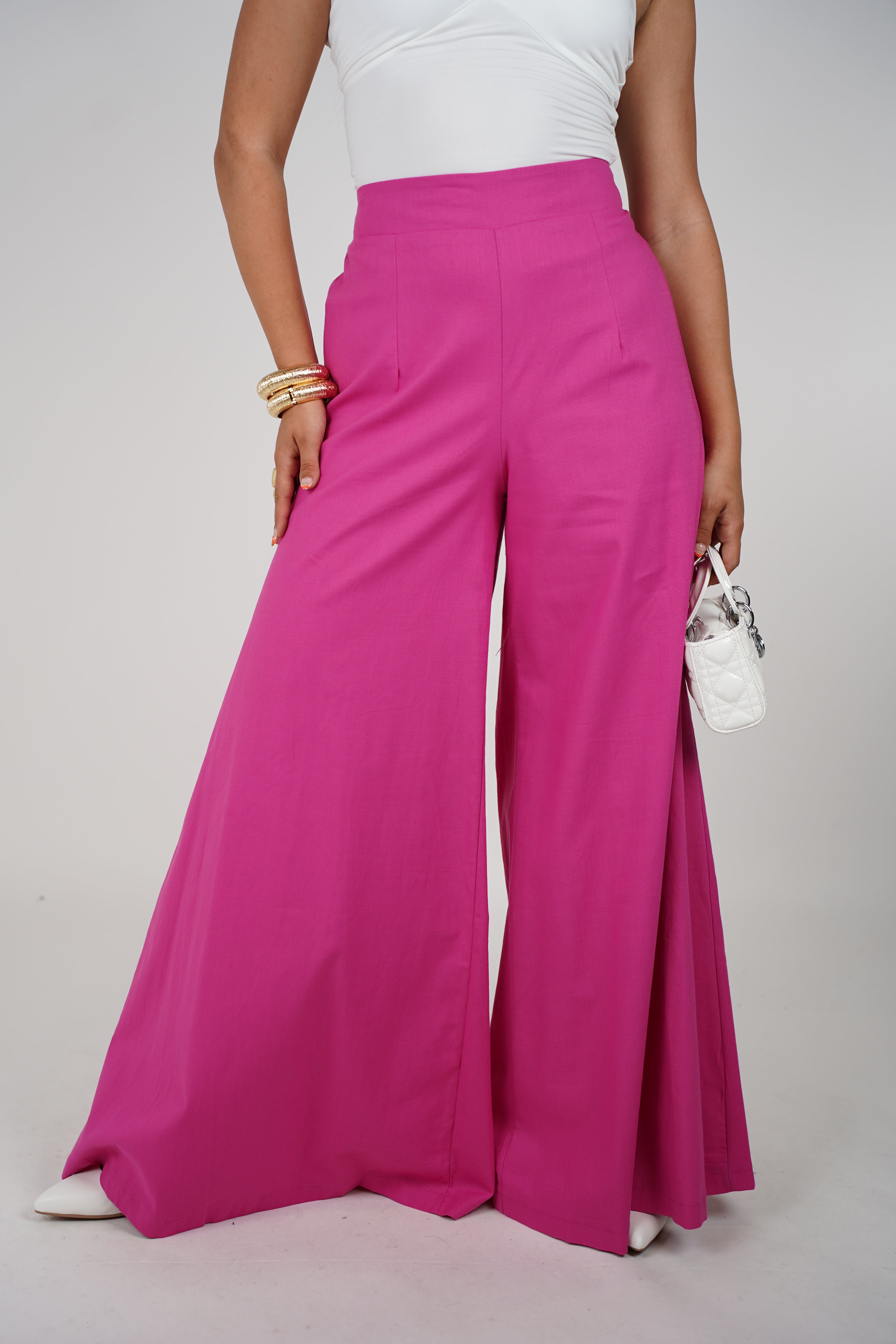 Jina Flowy Pants – Crisp Wide-Leg Statement