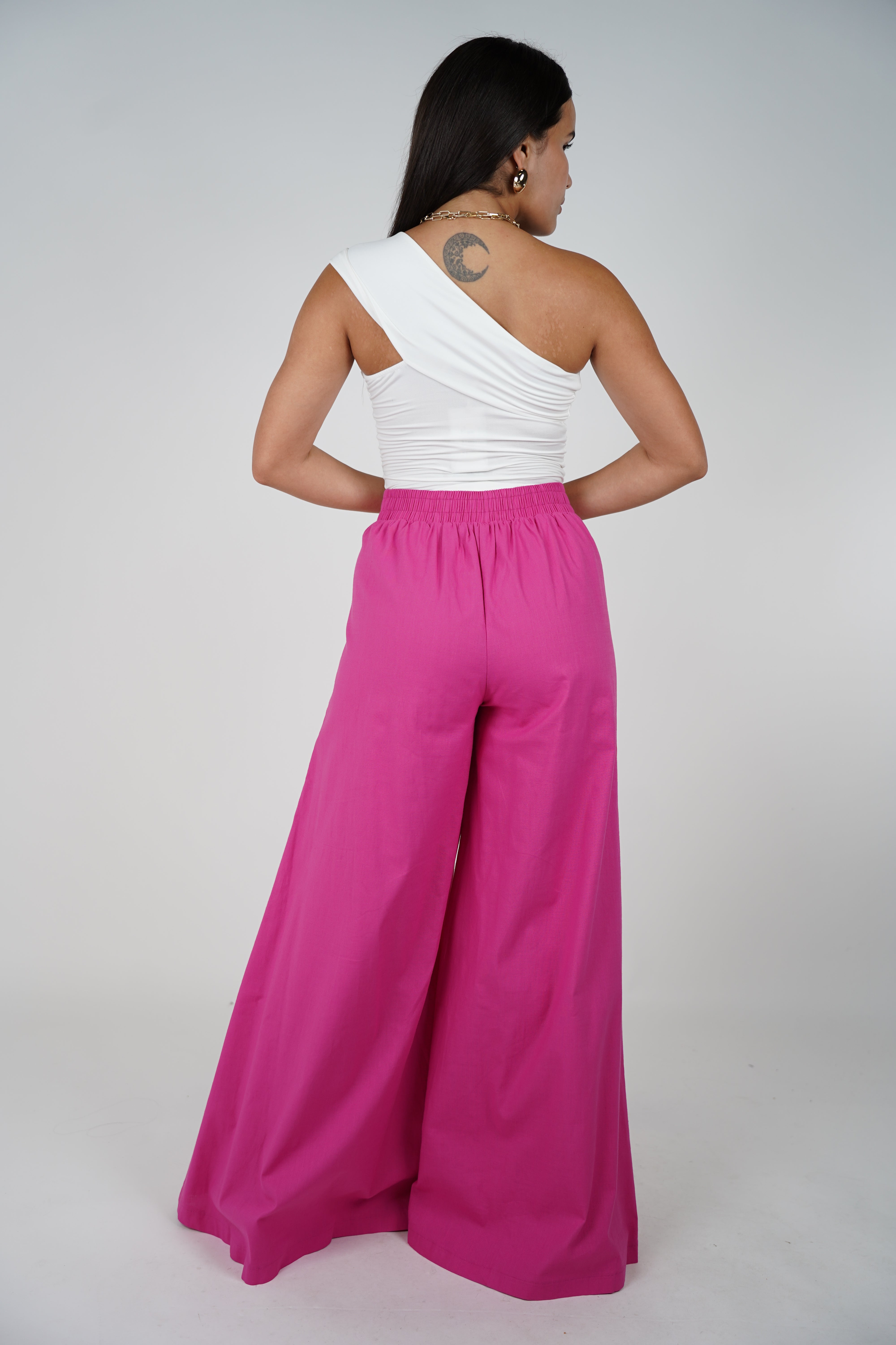 Jina Flowy Pants – Crisp Wide-Leg Statement