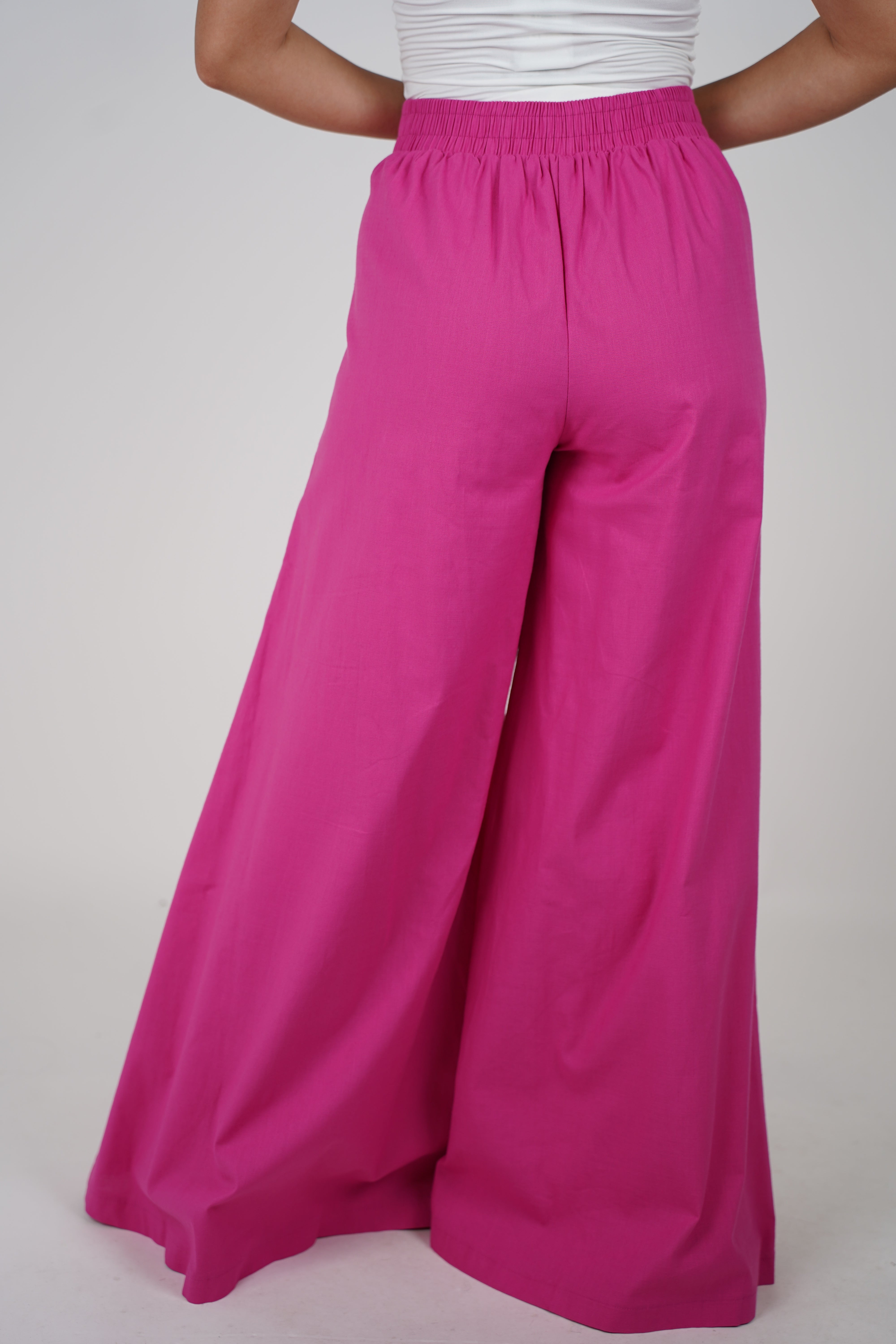 Jina Flowy Pants – Crisp Wide-Leg Statement