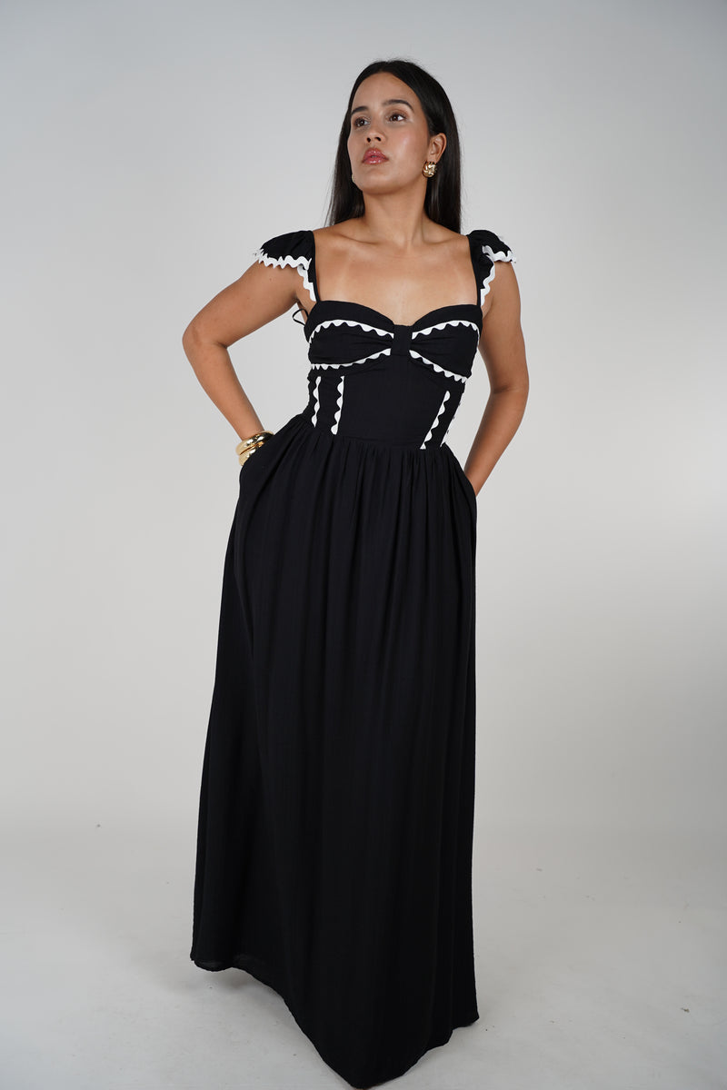 Junel Swivel Maxi Dress – Chic Contrast & Feminine Flair