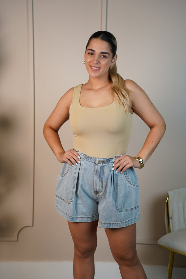 Gracie Relaxed Fit Denim Shorts – Light Wash with Oversized Pockets - Carema Boutique