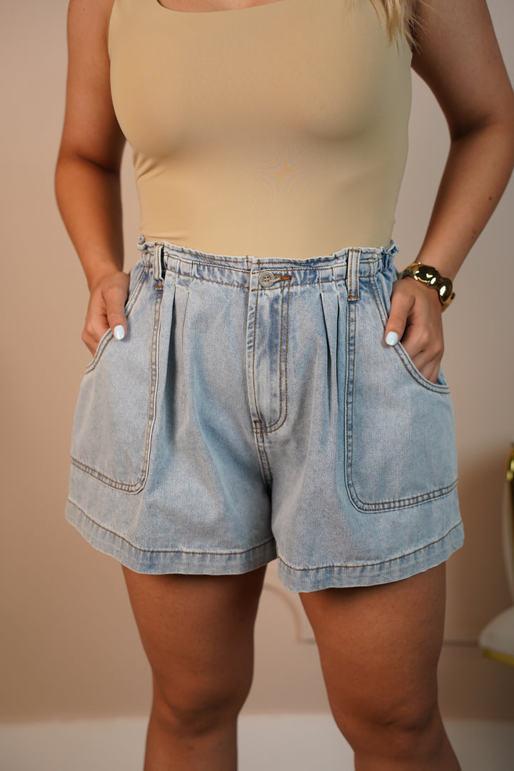 Gracie Relaxed Fit Denim Shorts – Light Wash with Oversized Pockets - Carema Boutique