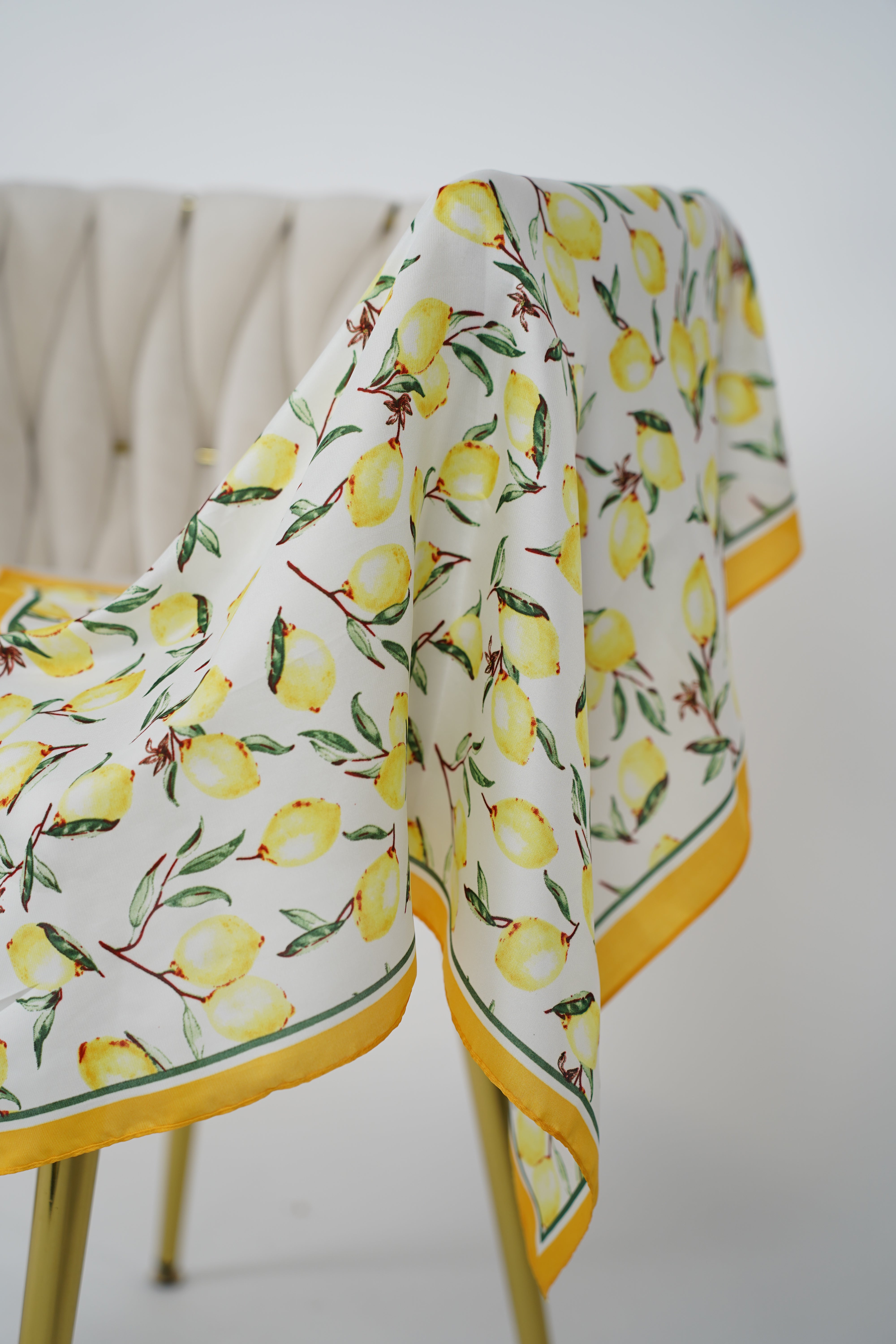 Versatile Patterned Scarf – Multi-Way Styling Accessory