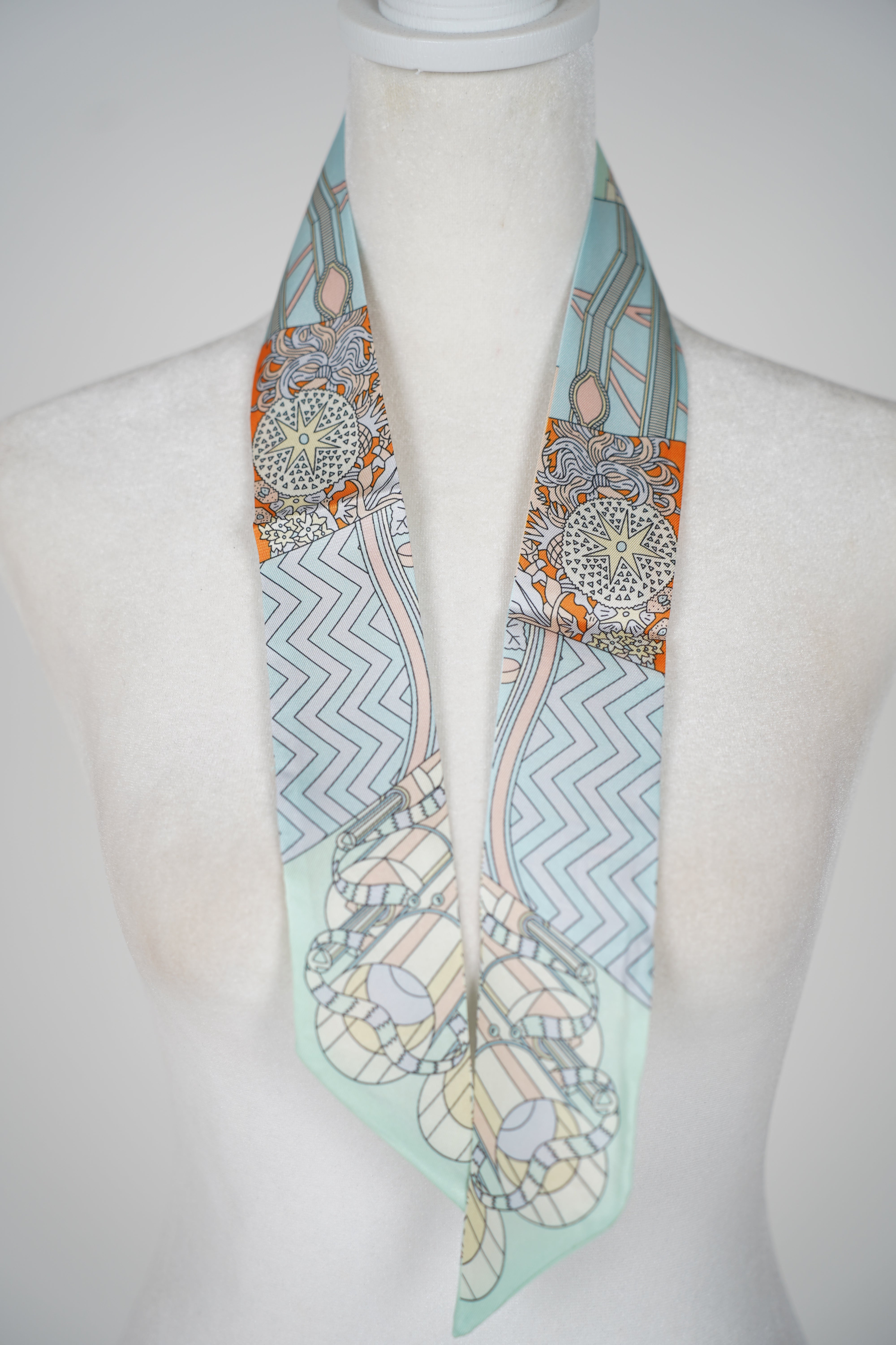 Parisian Twilly – Versatile Mini Scarf for Neck, Hair, or Bags