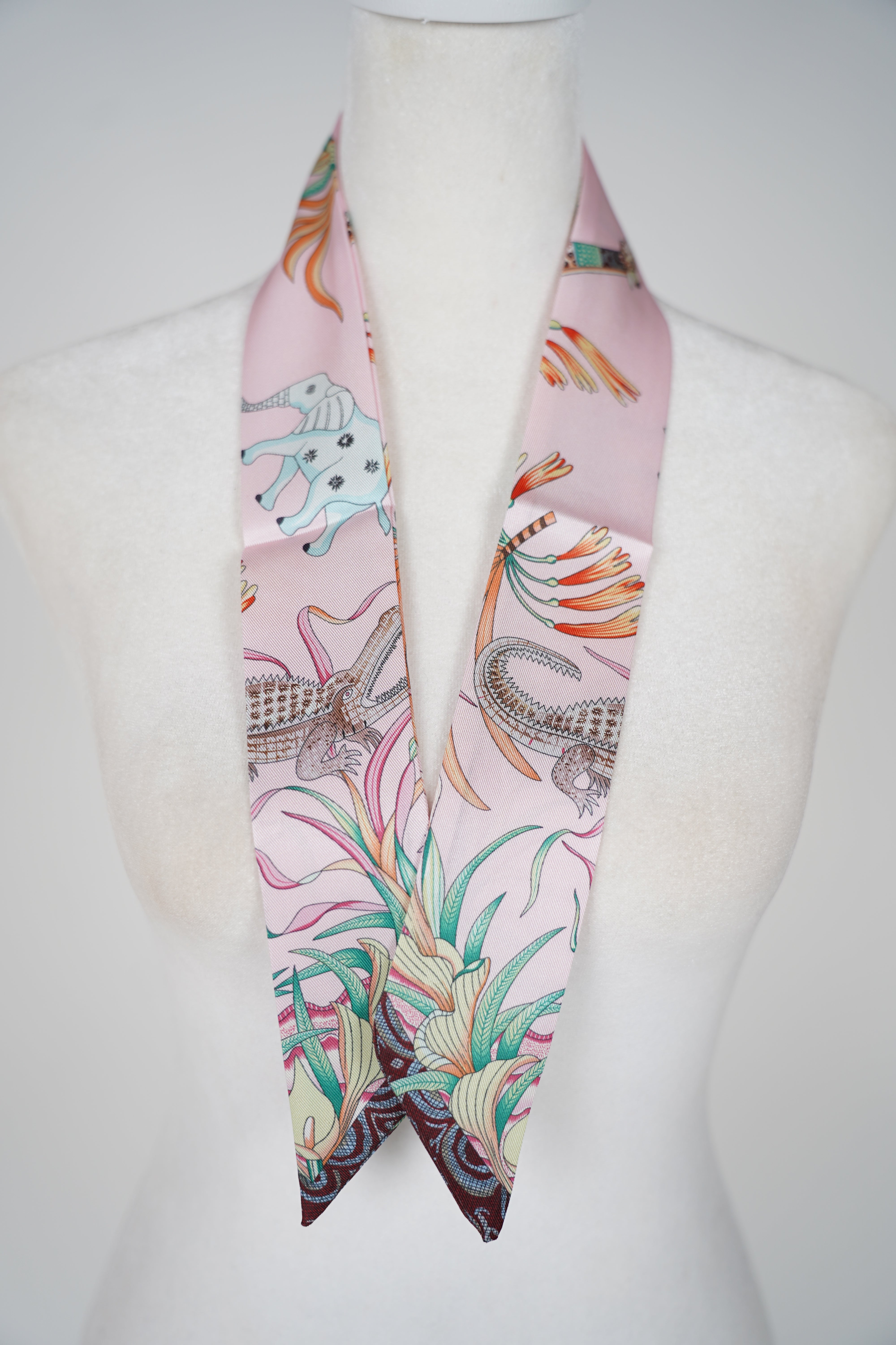 Parisian Twilly – Versatile Mini Scarf for Neck, Hair, or Bags