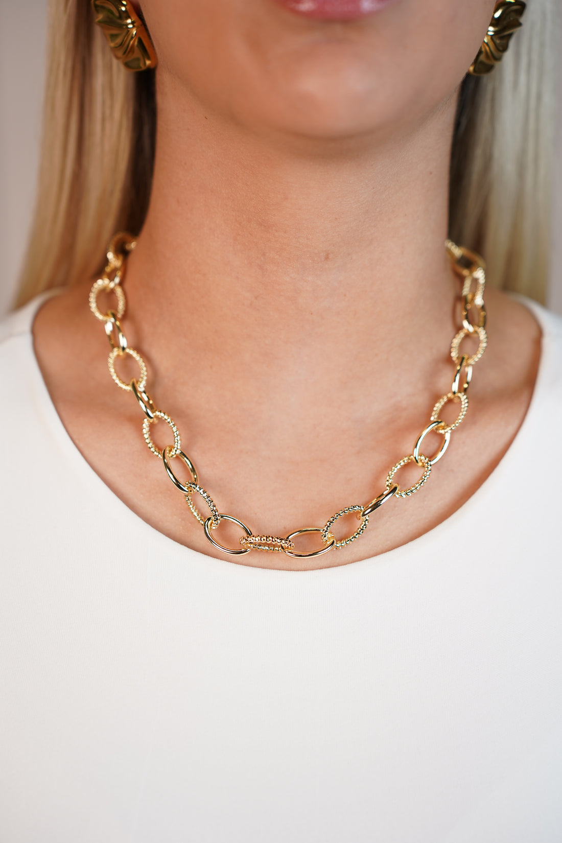 Glowline Golden Loop Link Necklace – Textured Chain Statement Piece - Carema Boutique