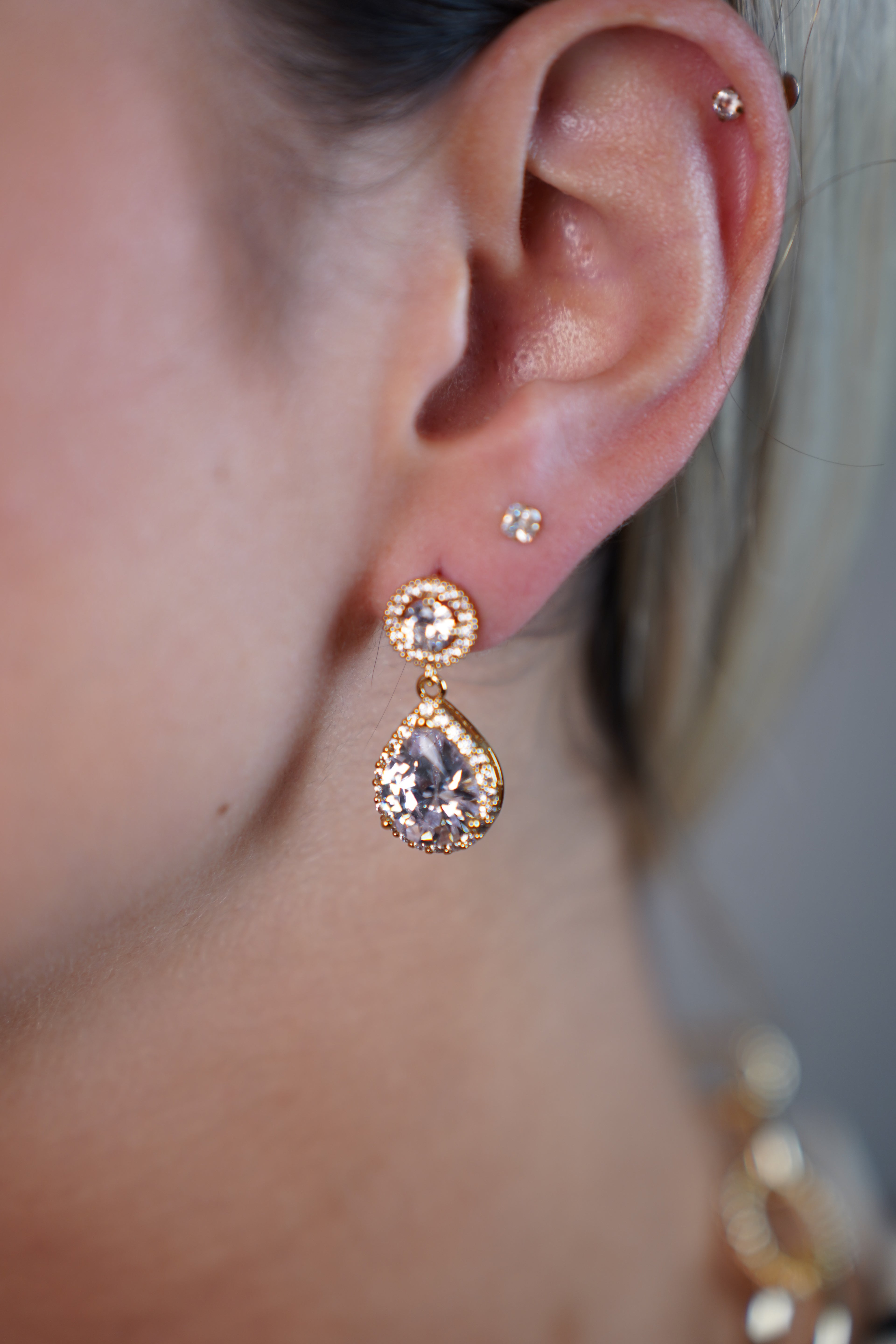 Hazel Crystal Drop Glam Earrings – Elegant Sparkle for Every Occasion - Carema Boutique