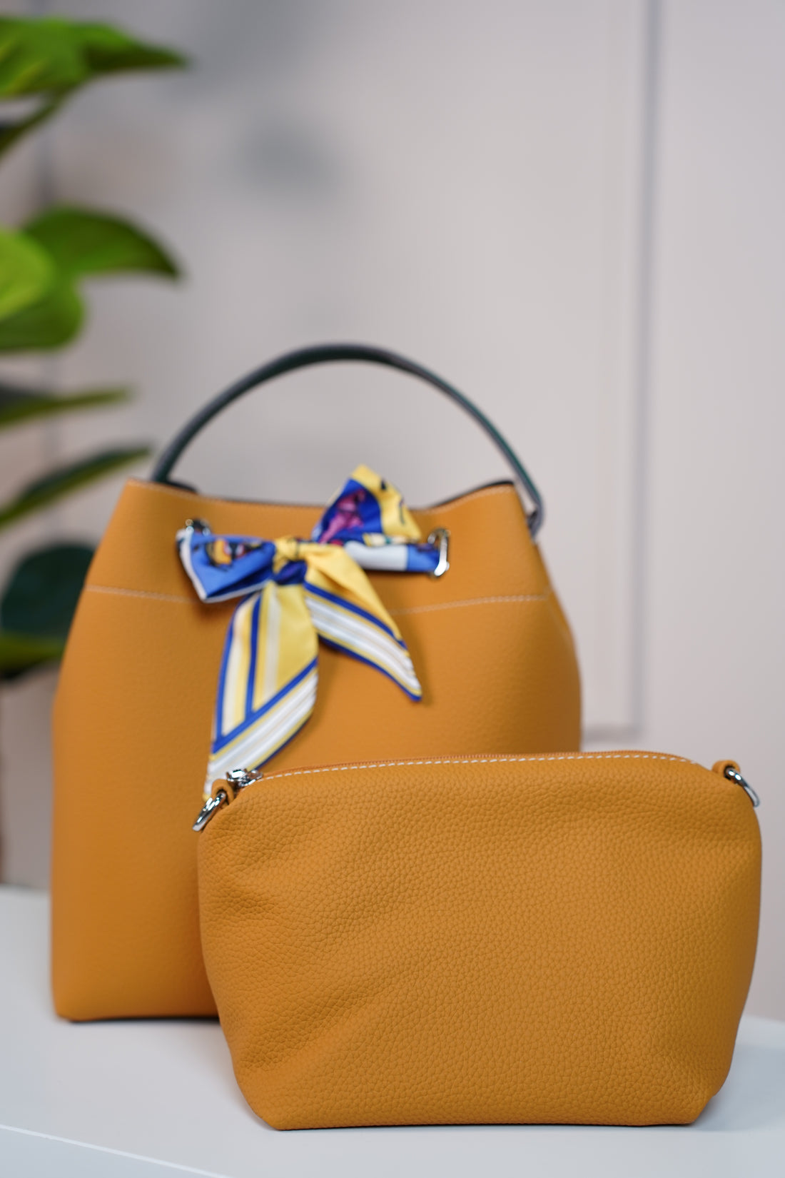 Gaze Hangbag