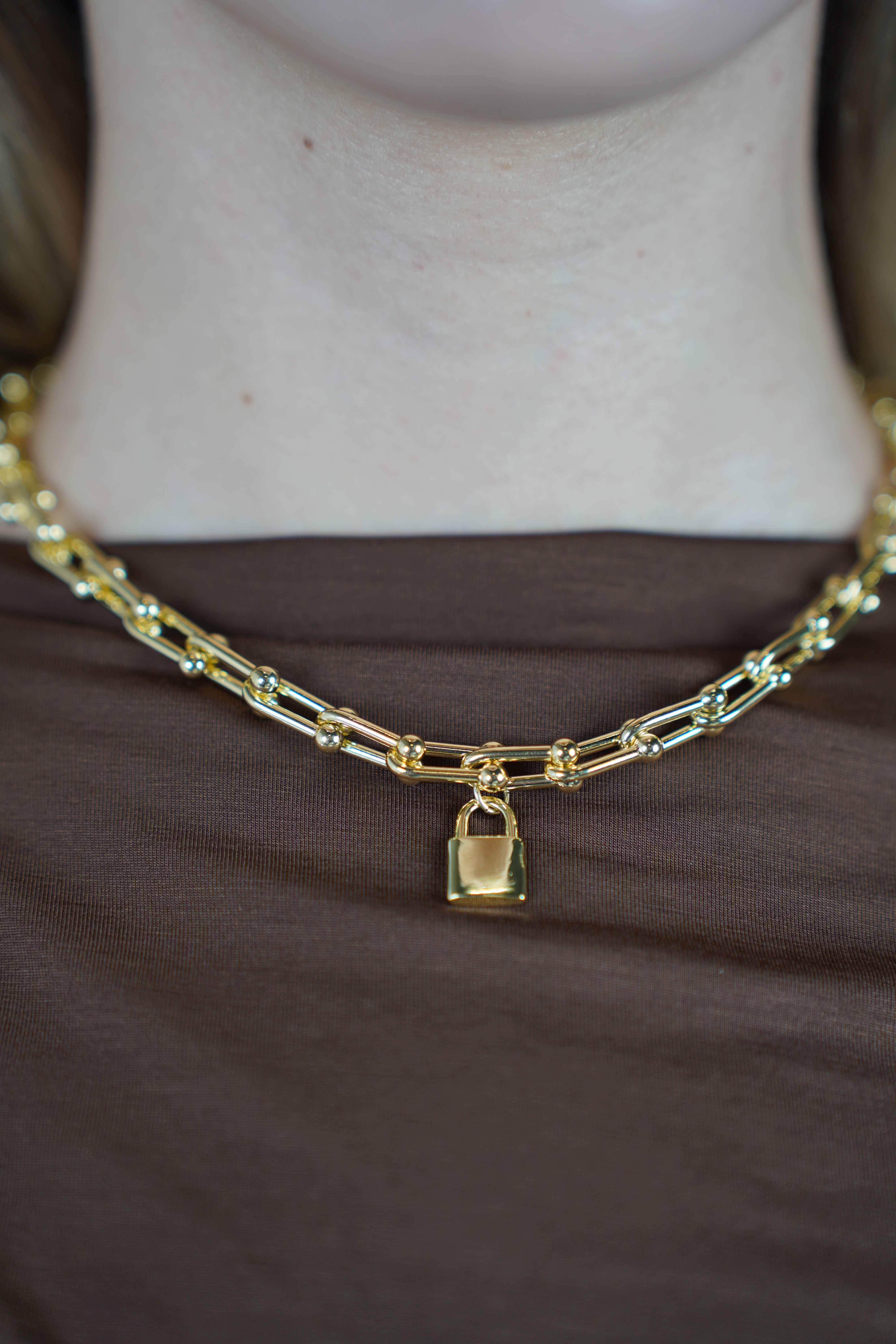 Mivra Lock Necklace – Chunky Chain with Bold Lock Pendant