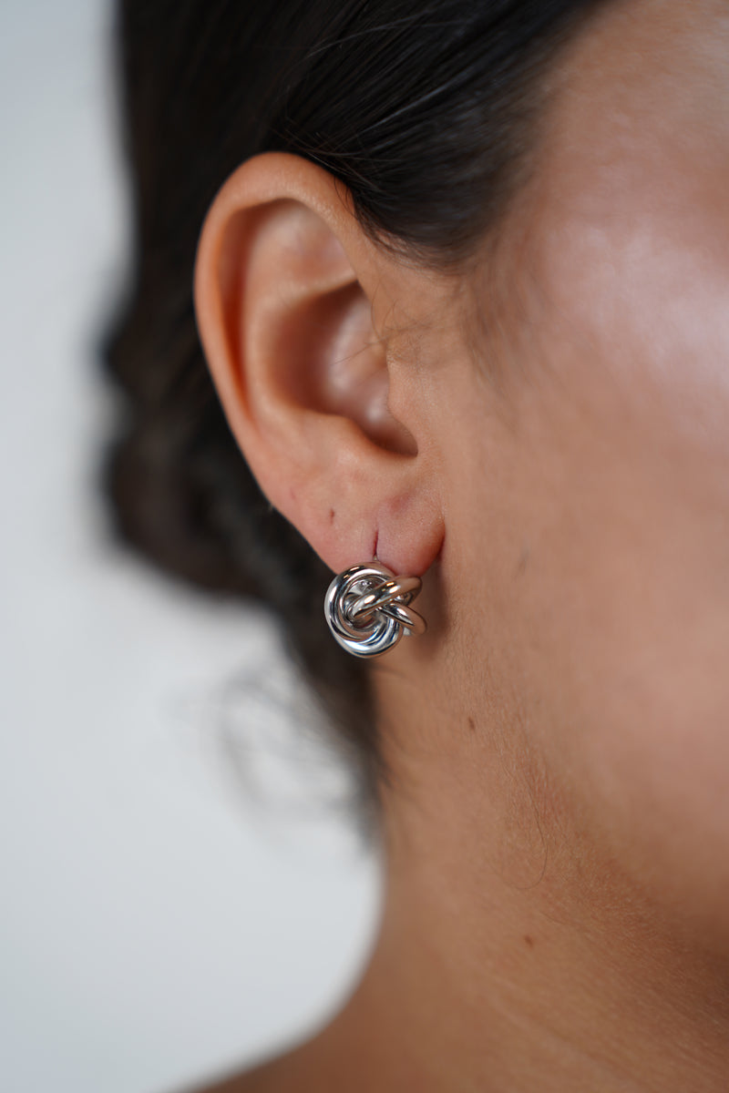 Solyn Mini Knot Studs – Modern Silver with a Twist