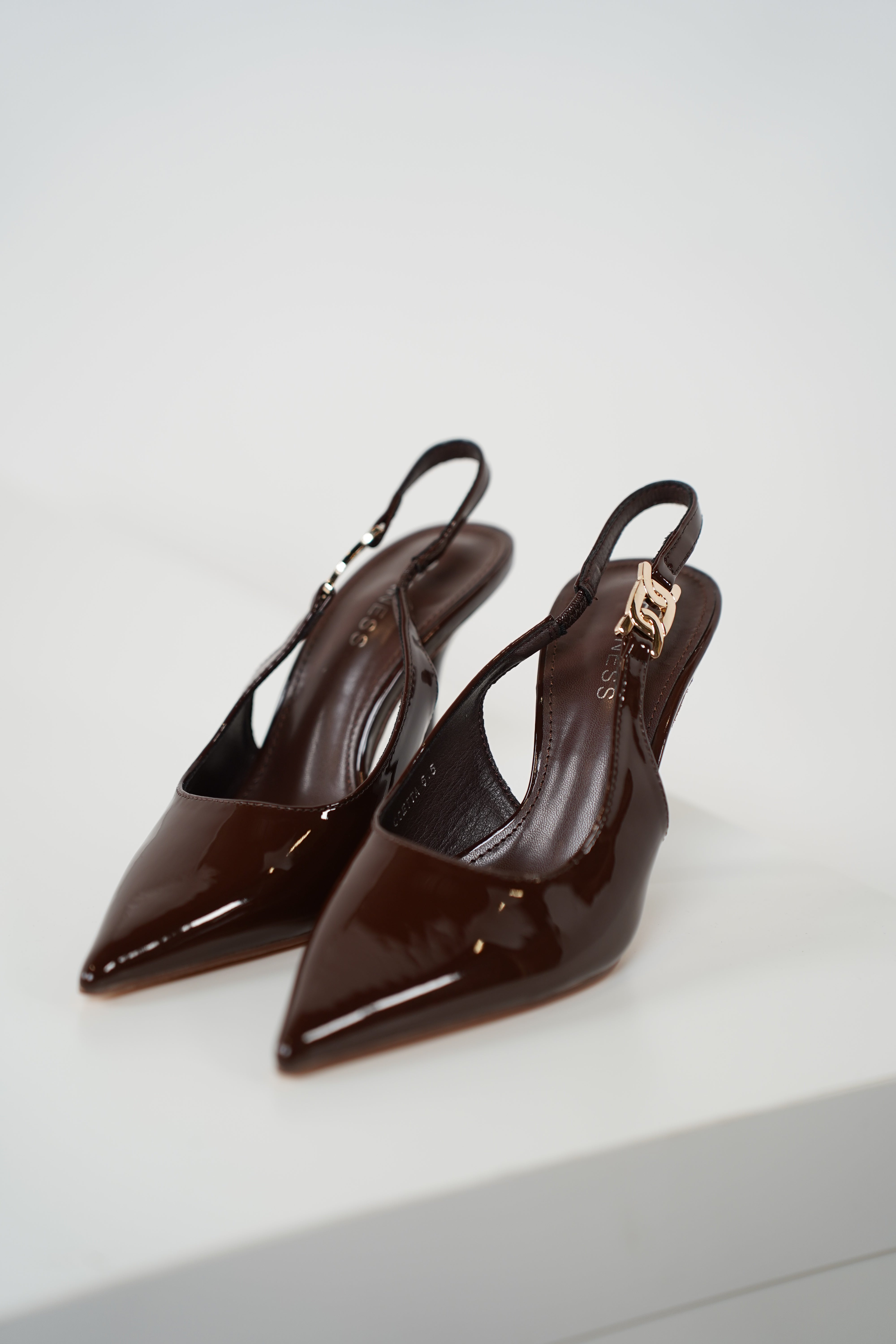 Juvia Pumps – Chocolate Patent Slingback Heels