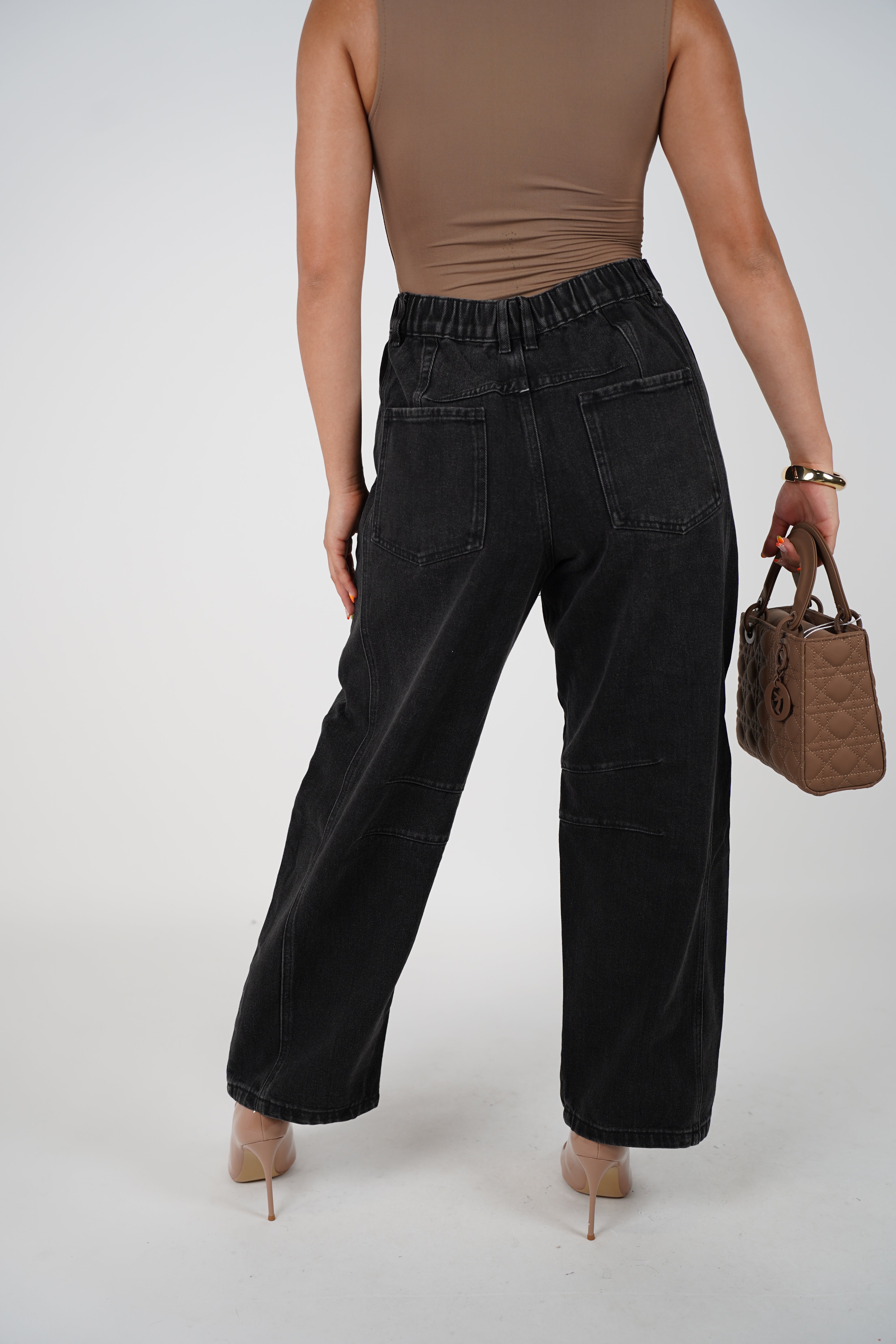 Meli Barrel Jeans – Sleek, Sculpted & Street-Chic