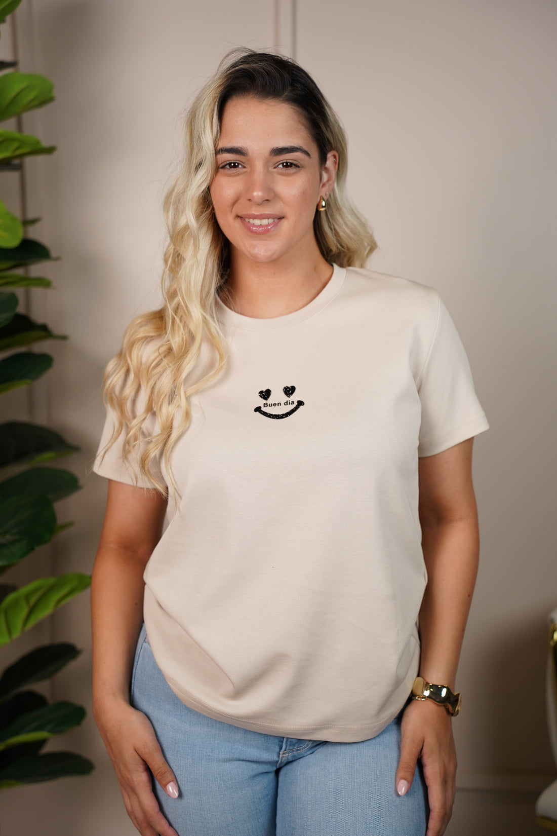 Buen Dia Top – Start Your Day with Style and Positivity