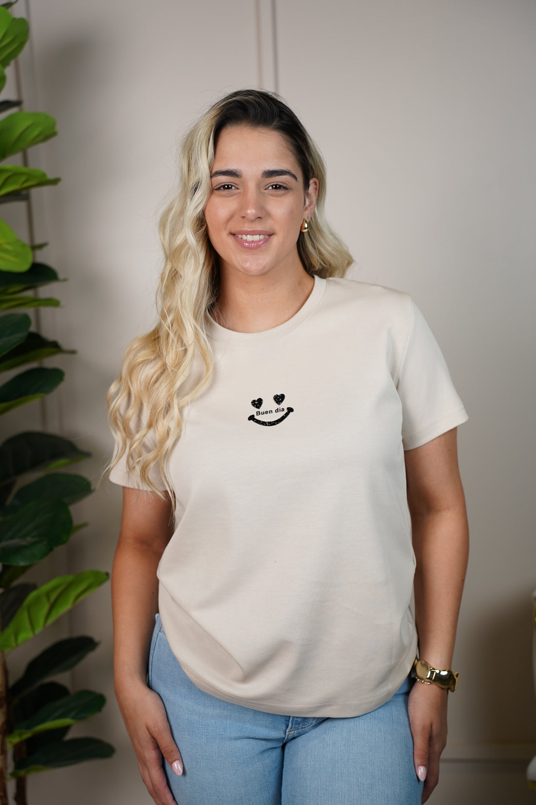 Buen Dia Top – Start Your Day with Style and Positivity