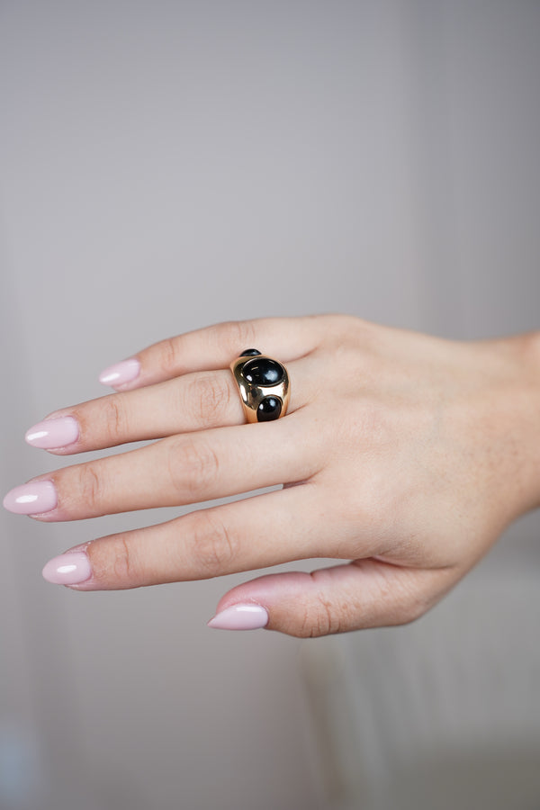 Nori Pebble Ring – Sleek Modern Boldness in a Sculptural Finish