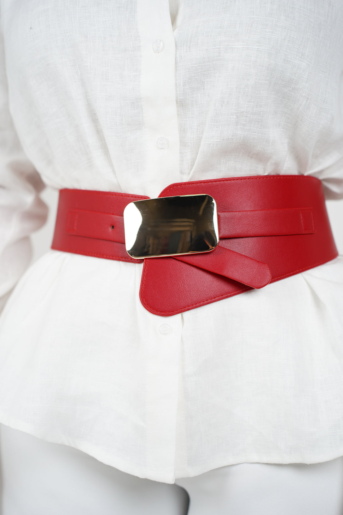 Noria Wrap Leather Belt – Sleek, Structured, and Effortlessly Bold