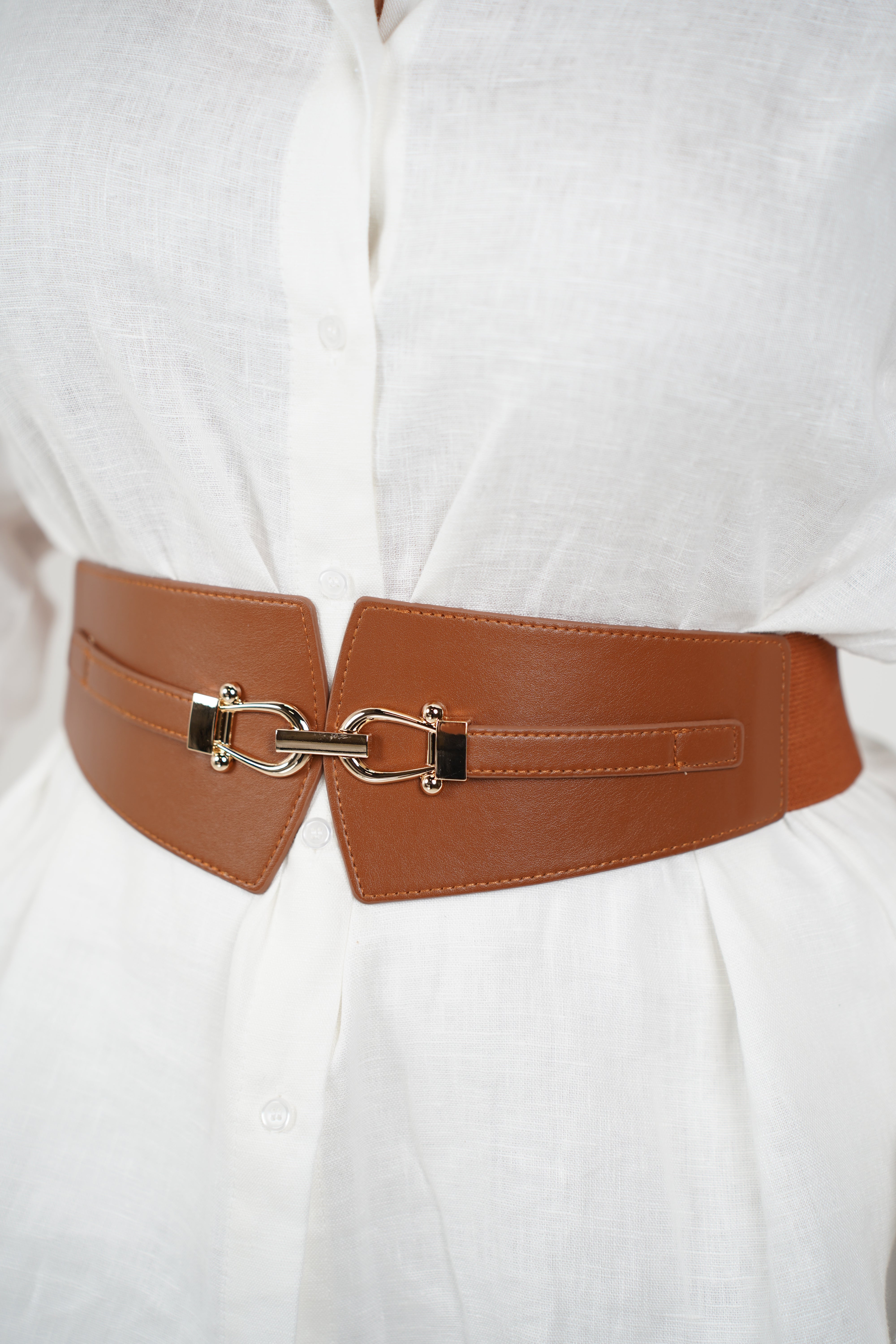 Veyra Horsebit Leather Belt – Classic Elegance, Modern Edge
