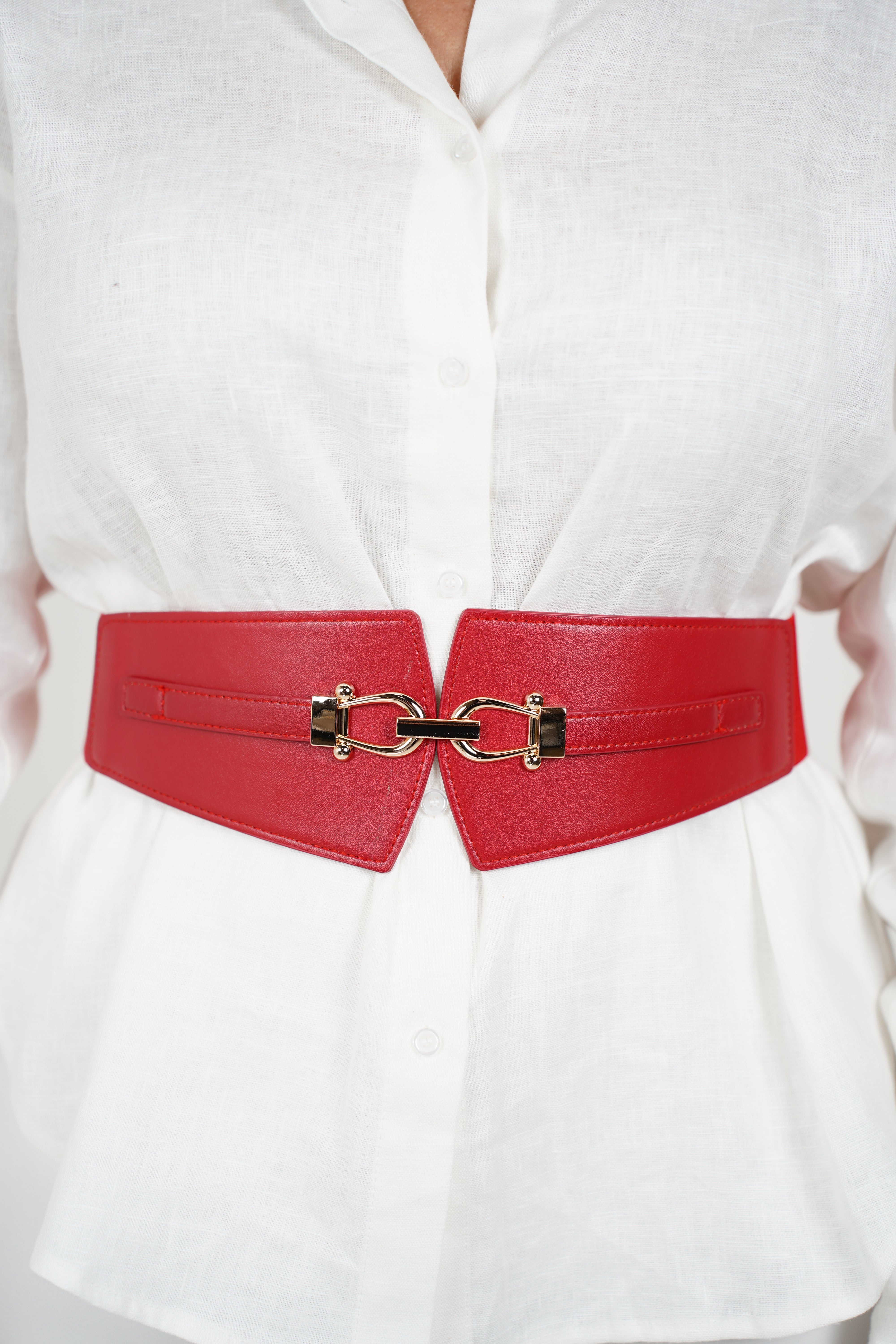 Veyra Horsebit Leather Belt – Classic Elegance, Modern Edge