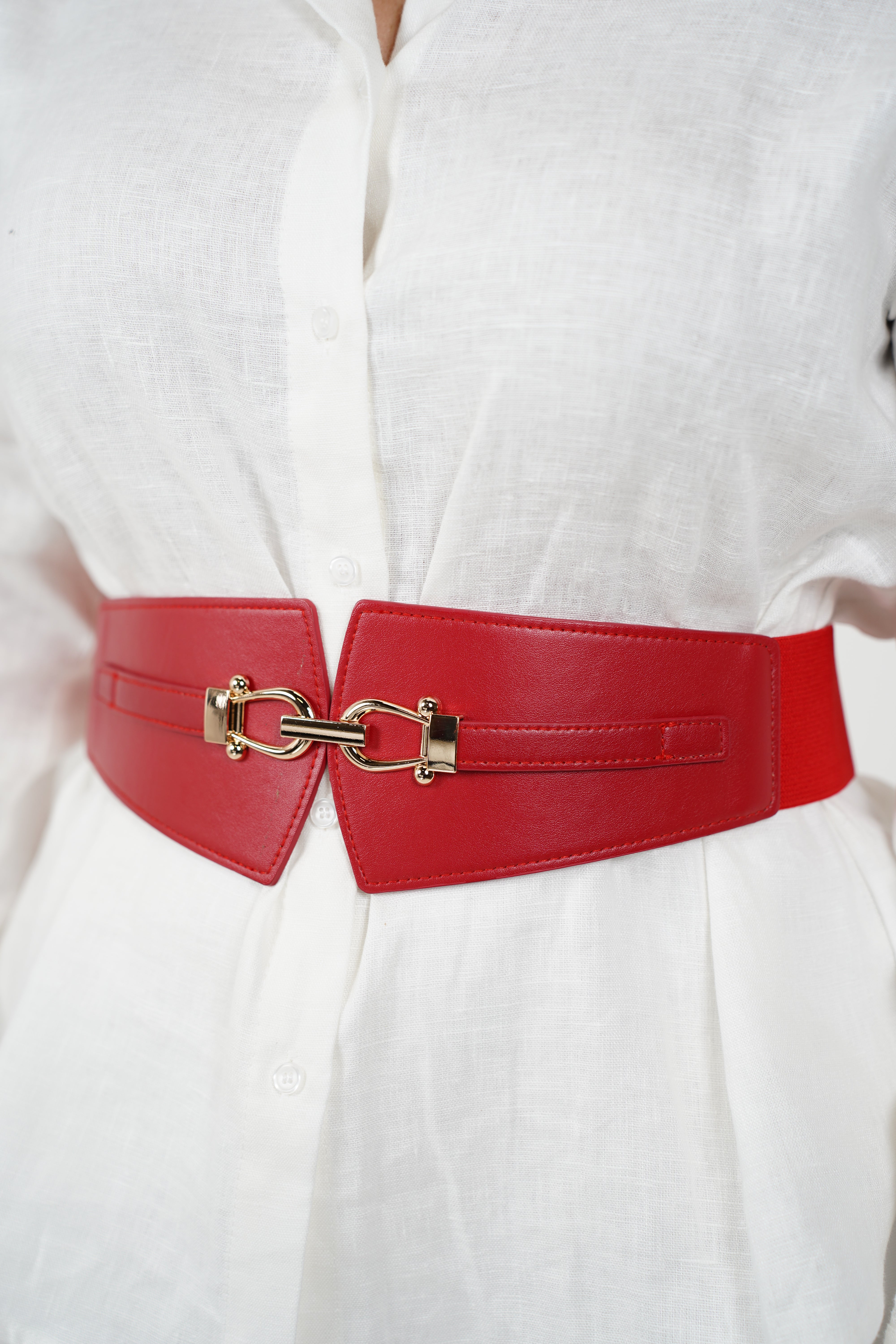 Veyra Horsebit Leather Belt – Classic Elegance, Modern Edge