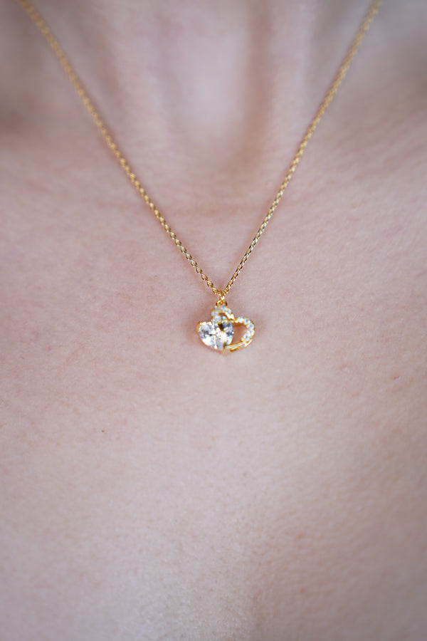 Aura Heart Necklace – A Romantic Touch of Sparkle