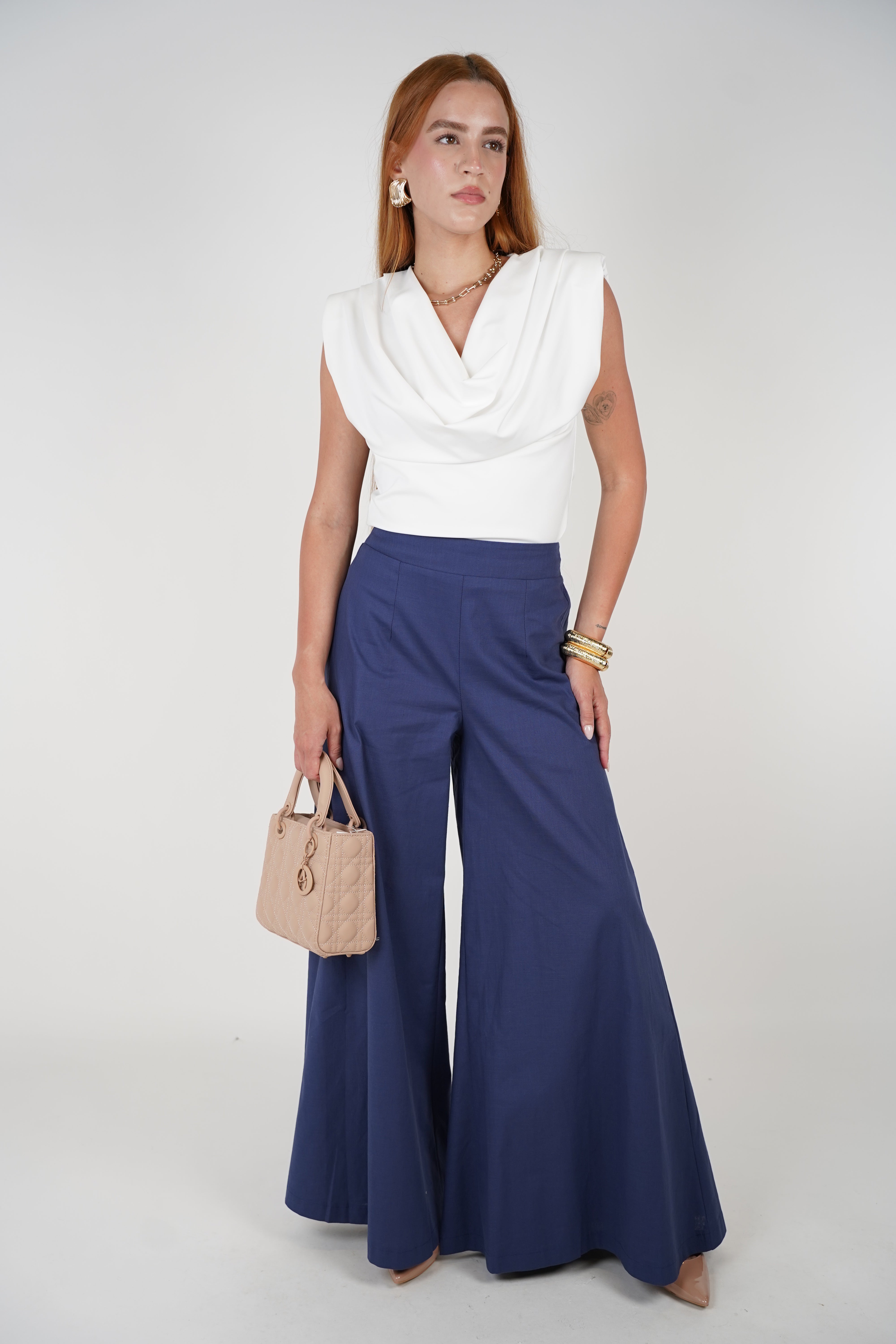 Jina Flowy Pants – Crisp Wide-Leg Statement
