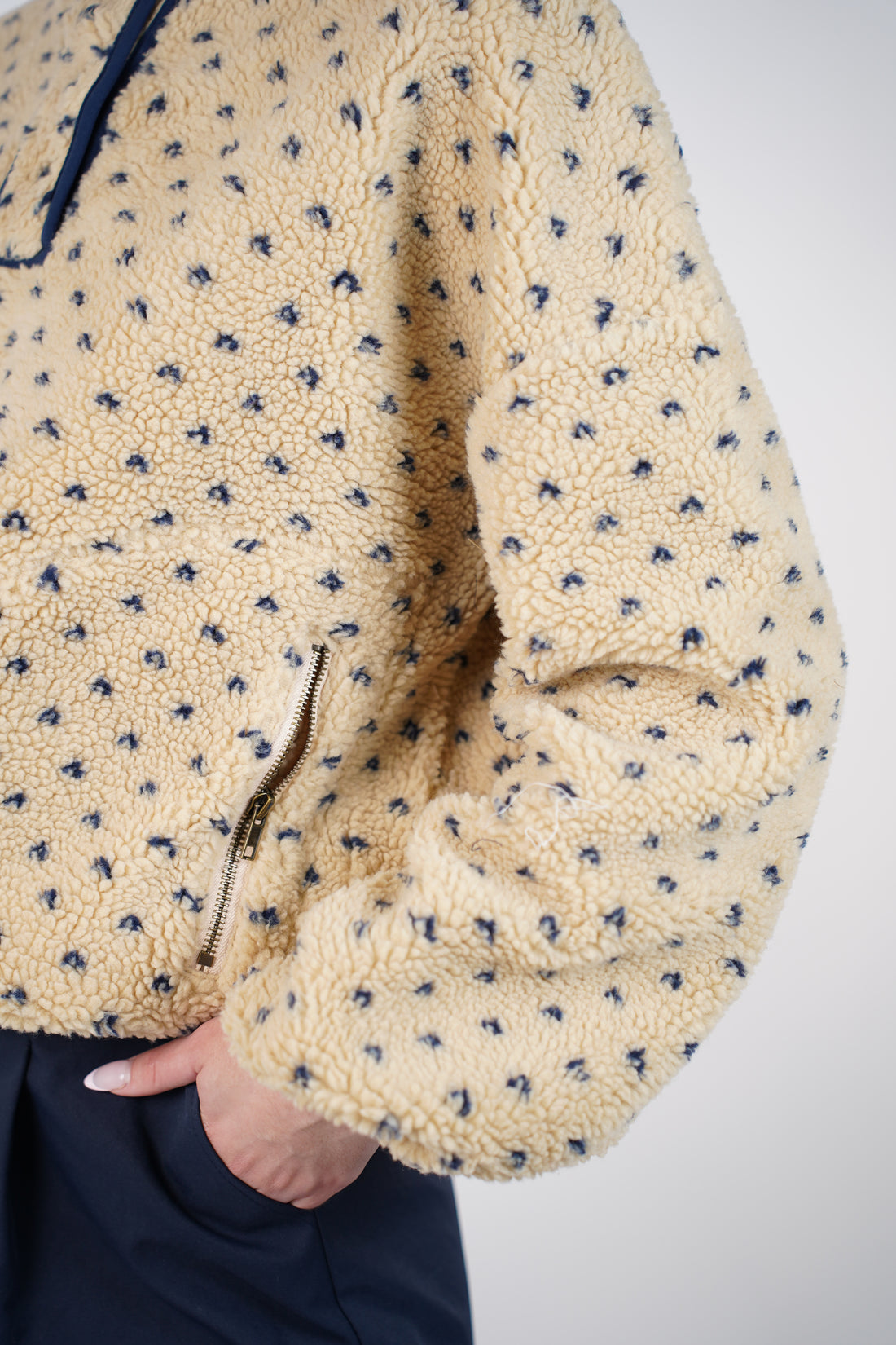 Javie Heart Print Jacket – Cozy Texture, Chic Comfort