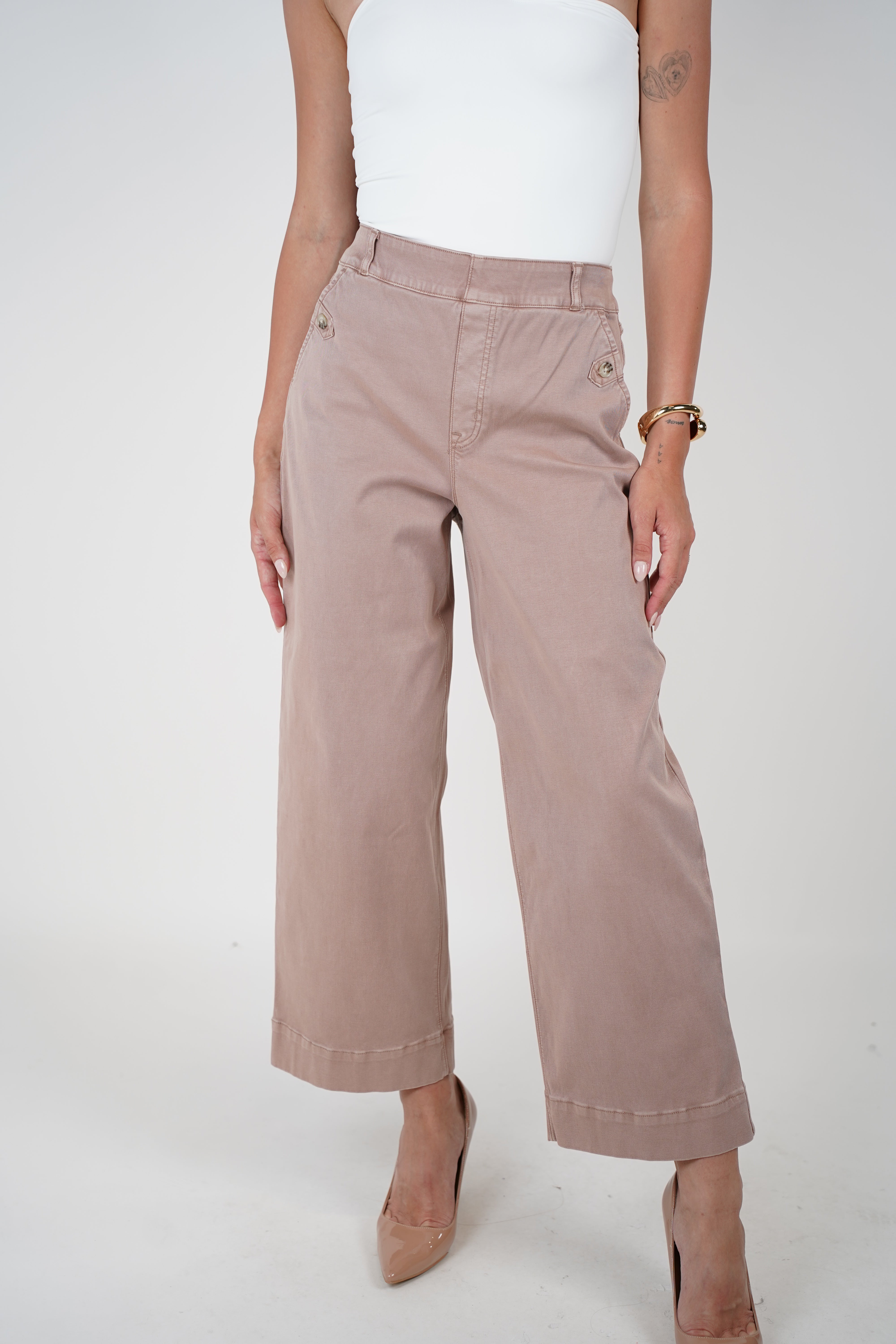 Norabel Wide-Leg Pants – Classic Khaki Comfort