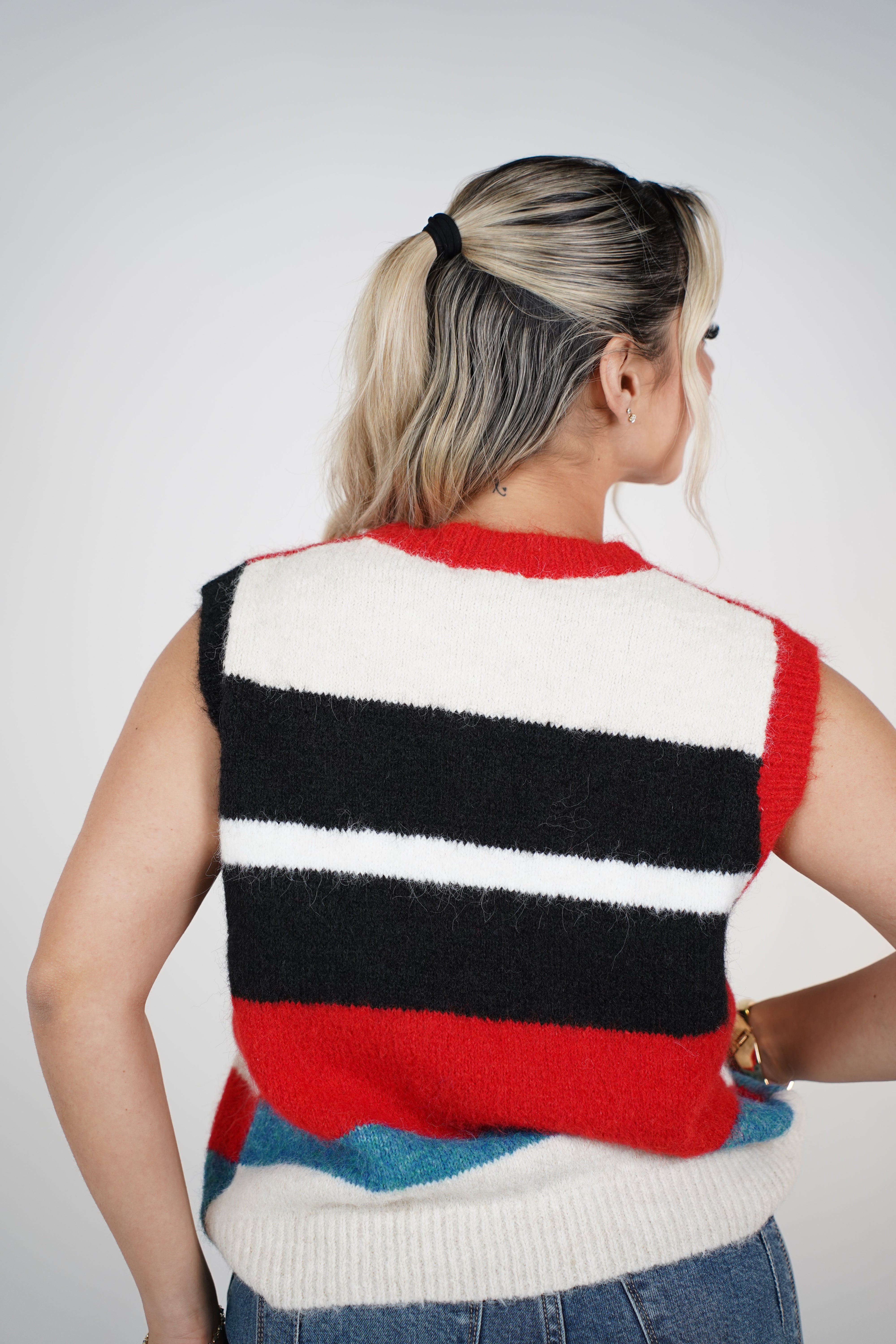 Wynel Striped Sweater Vest – Cozy Colorblock Knit Vest