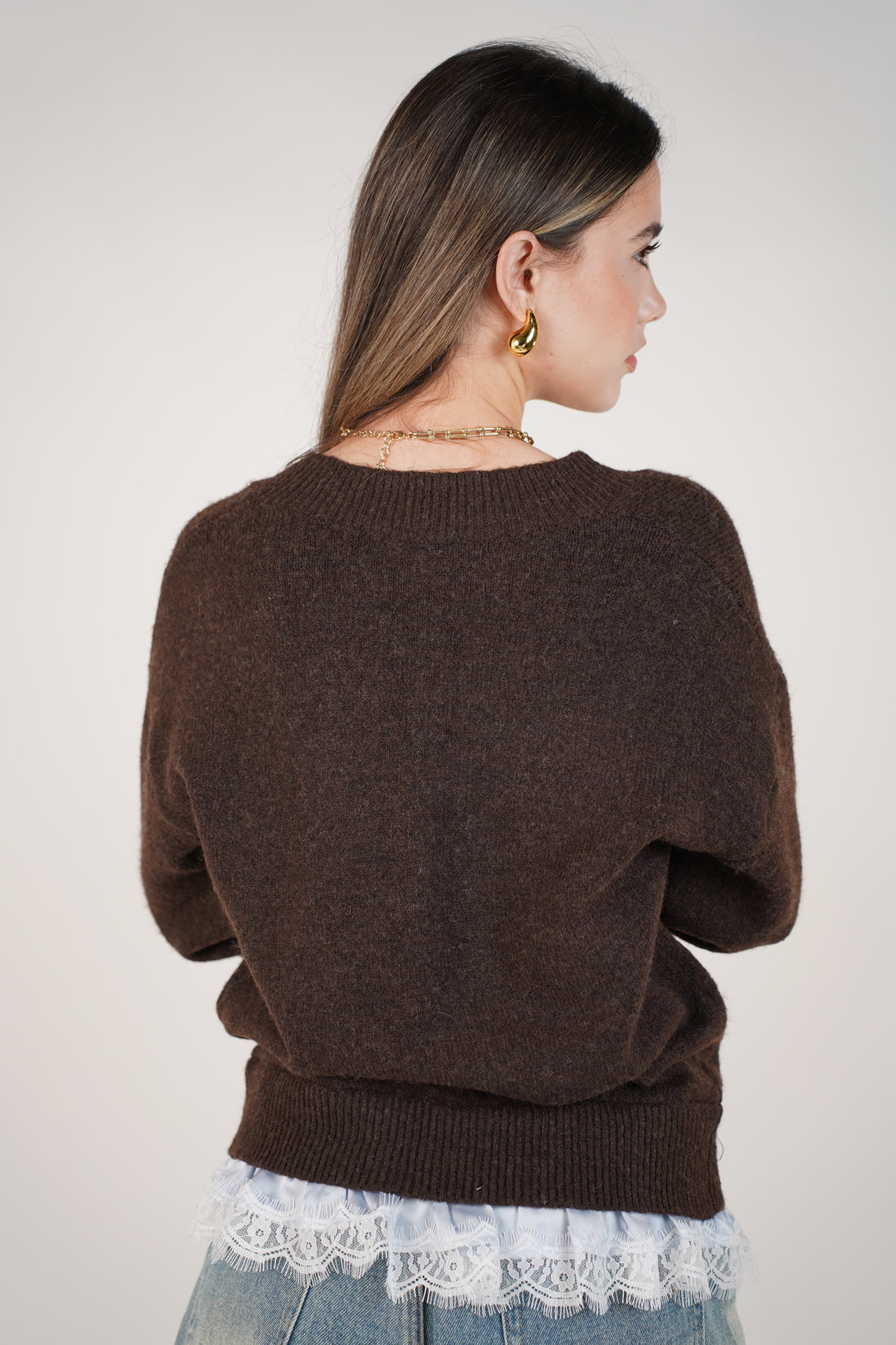 Qyra Lace Sweater – Effortless Warmth with a Romantic Touch