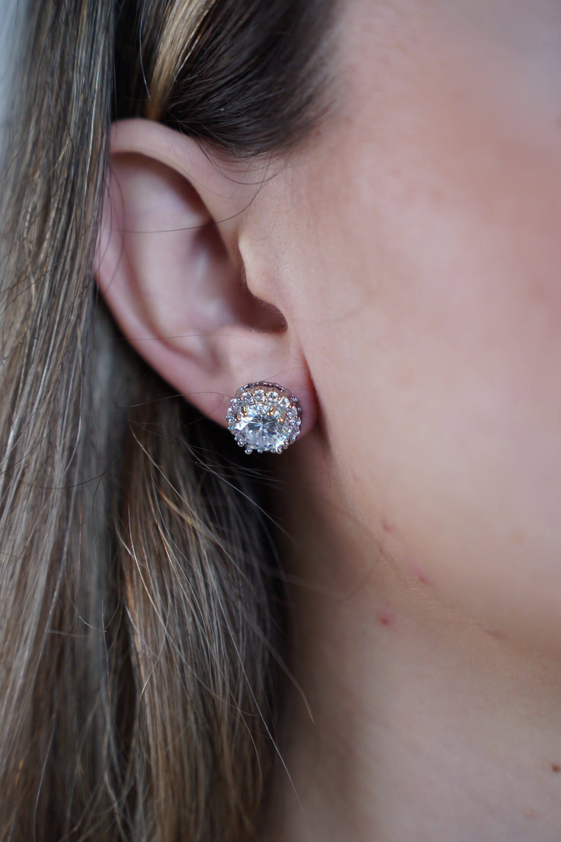 Oviah Diamond Earrings – Timeless Sparkle, Effortless Glamour