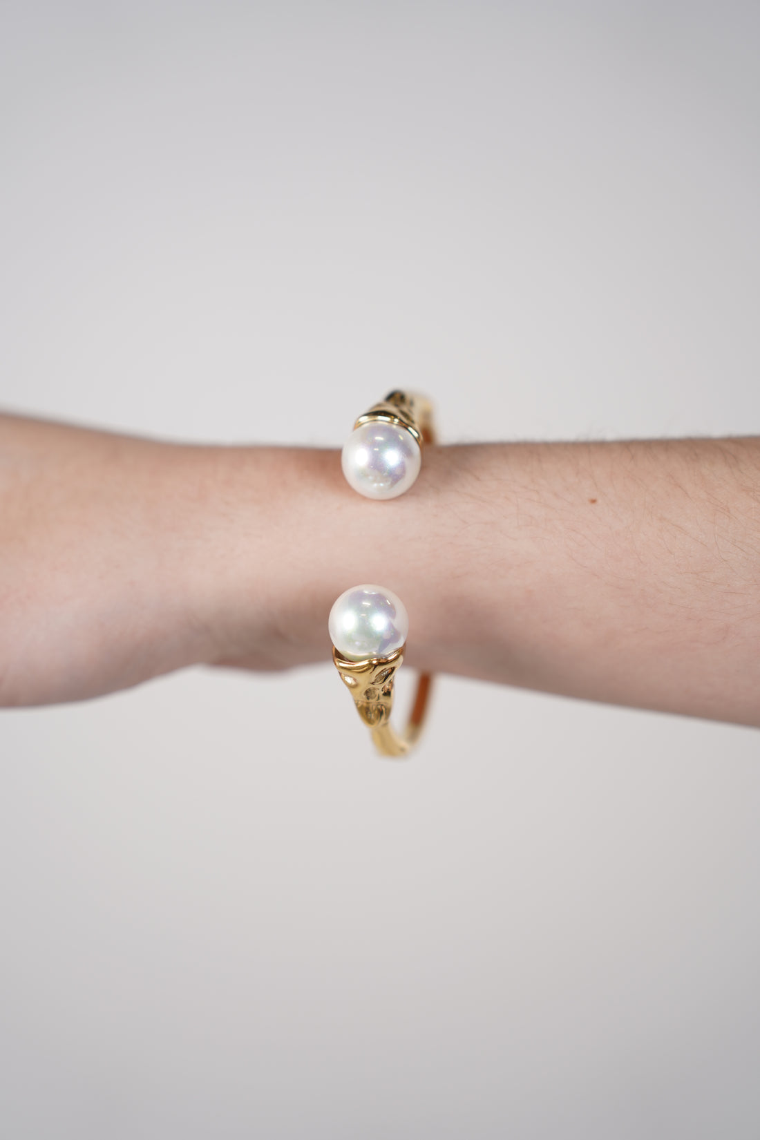 Cenya Pearl Bracelet – Modern Elegance with a Classic Touch