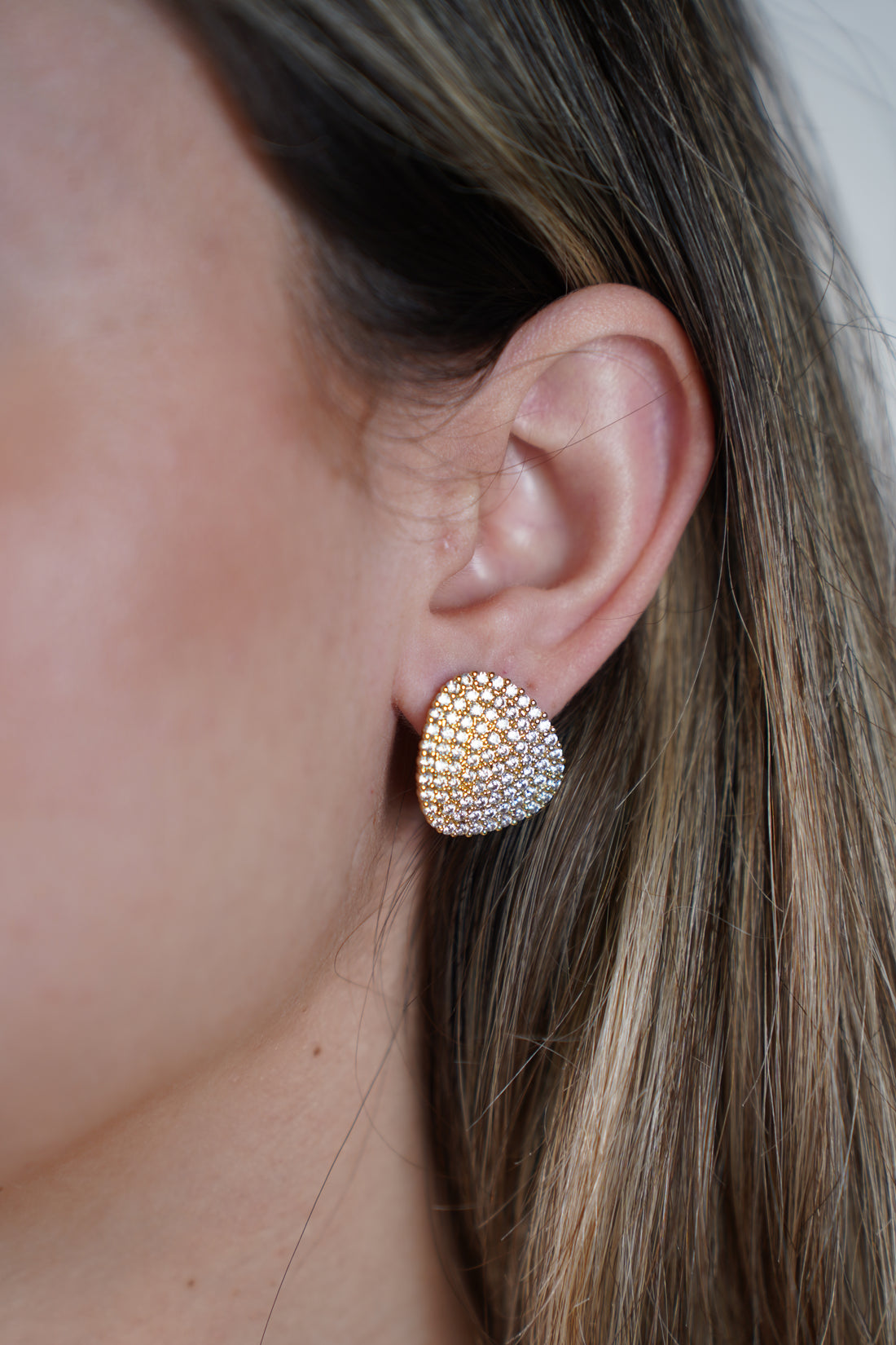 Lunai Diamond Plaque Earrings – Bold Shine, Timeless Elegance