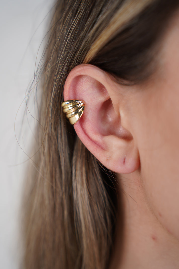 Auralie Chunky Ear Cuff – Bold, Sculpted Elegance