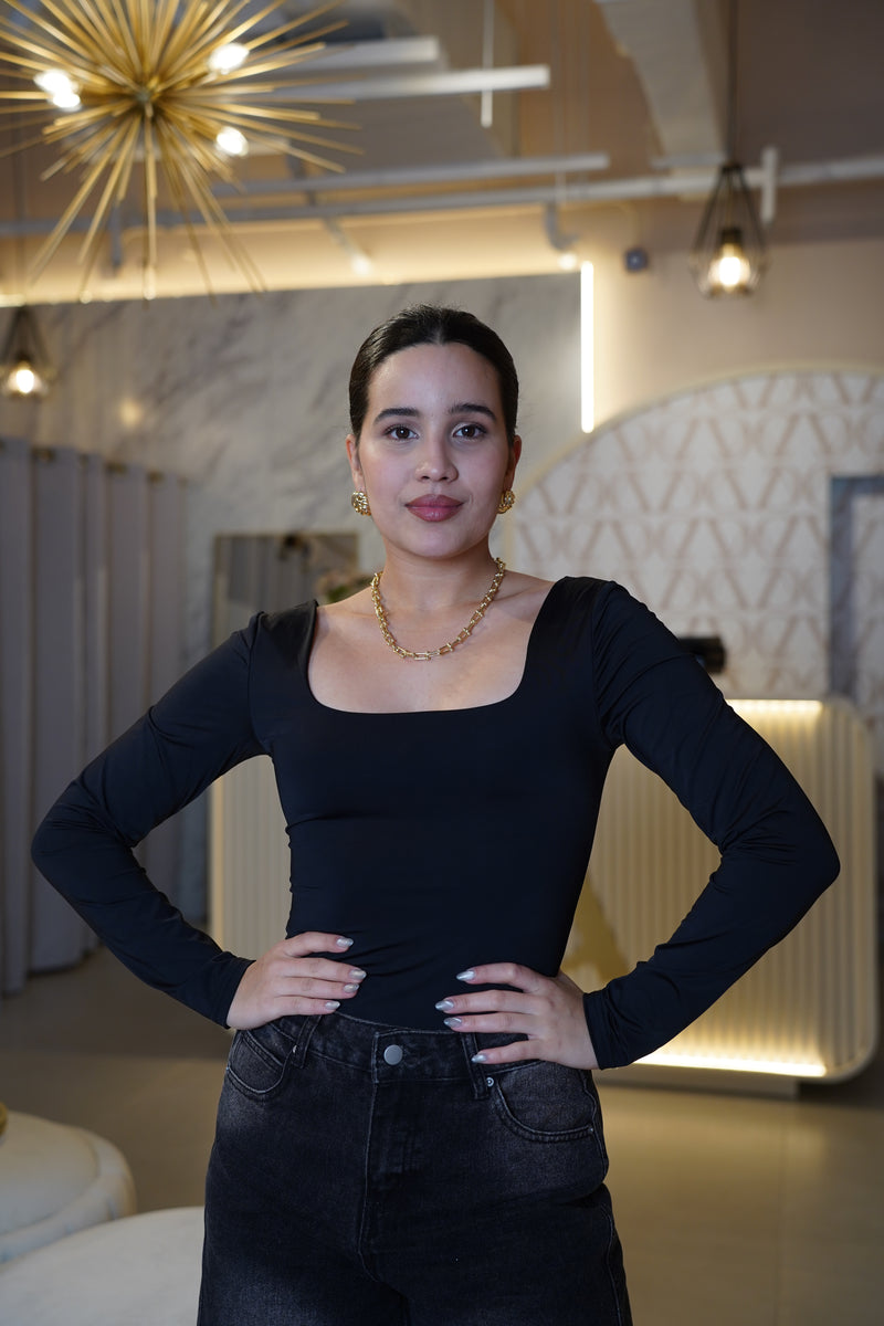 Basic Bodysuit – Sleek, Sculpting, and Easy to Style