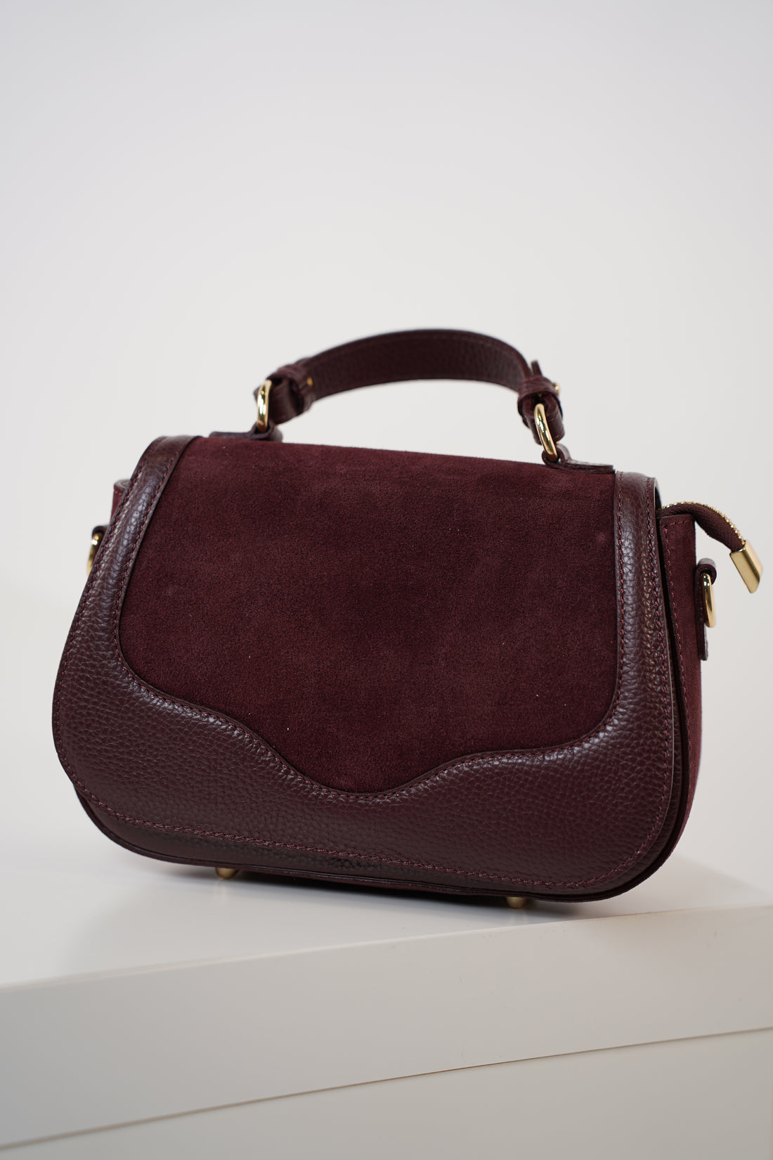 Davia Handbag – Timeless Sophistication with Modern Texture