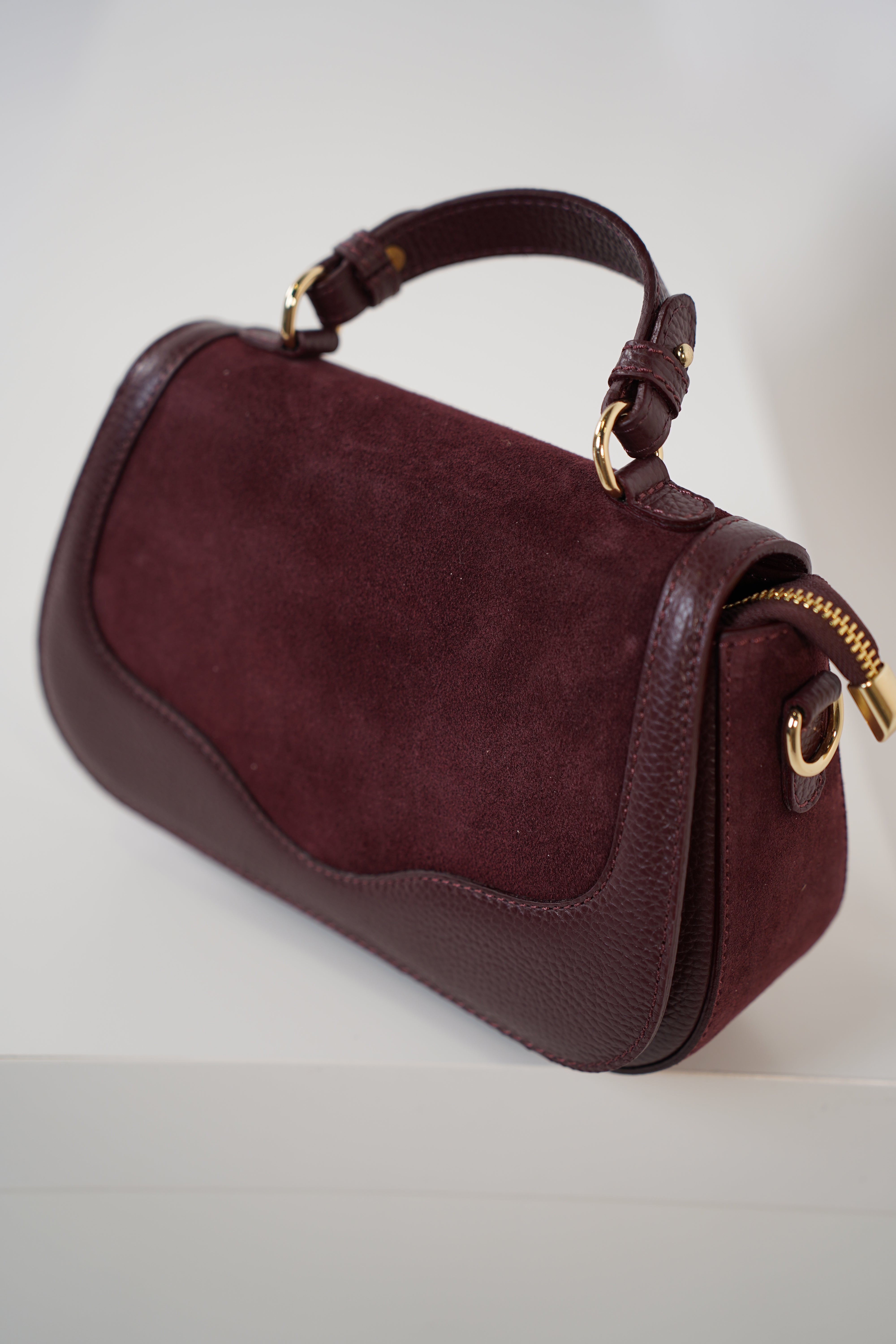 Davia Handbag – Timeless Sophistication with Modern Texture