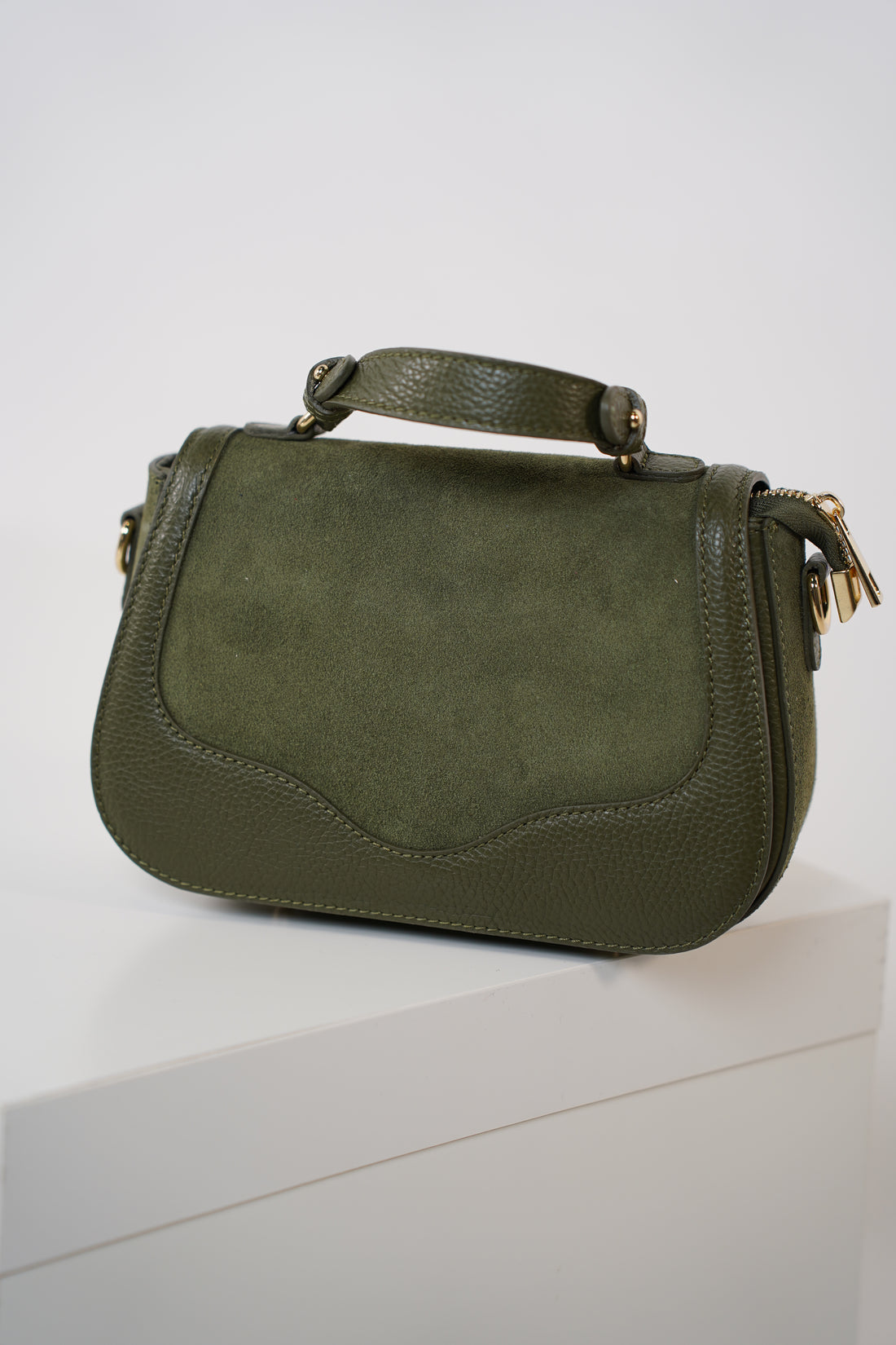 Davia Handbag – Timeless Sophistication with Modern Texture