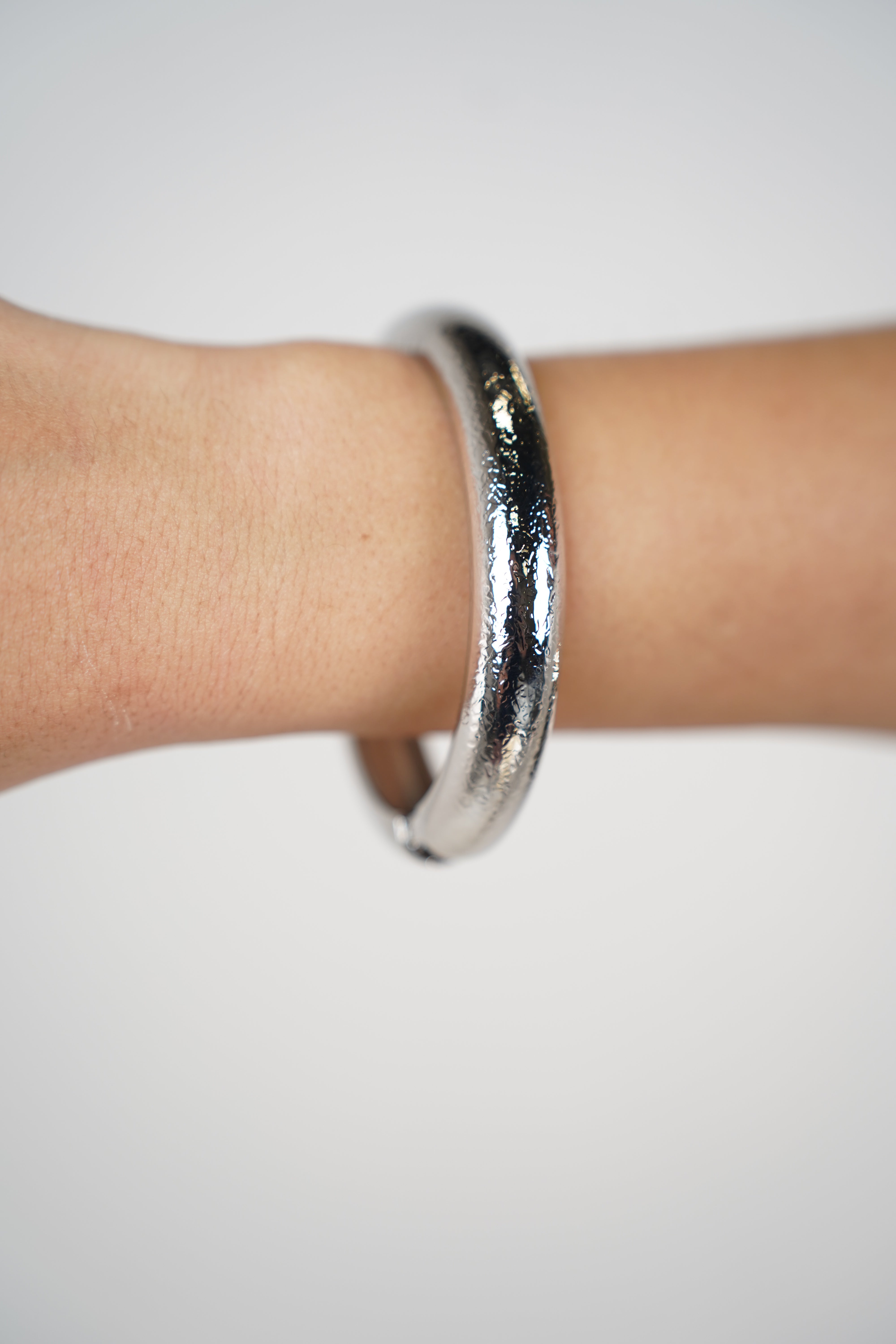 Tavo Thin Textured Bracelet Cuff