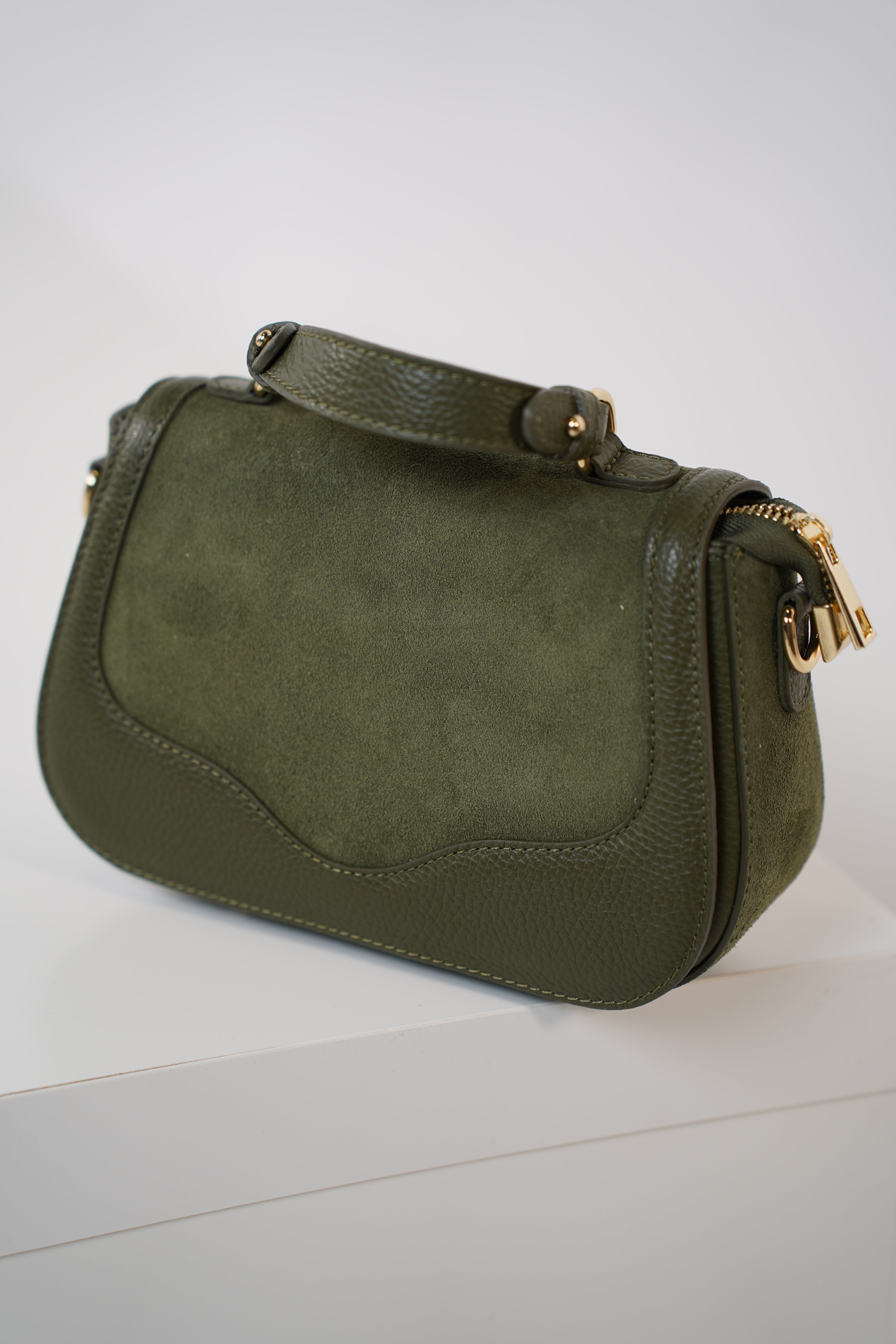 Davia Handbag – Timeless Sophistication with Modern Texture