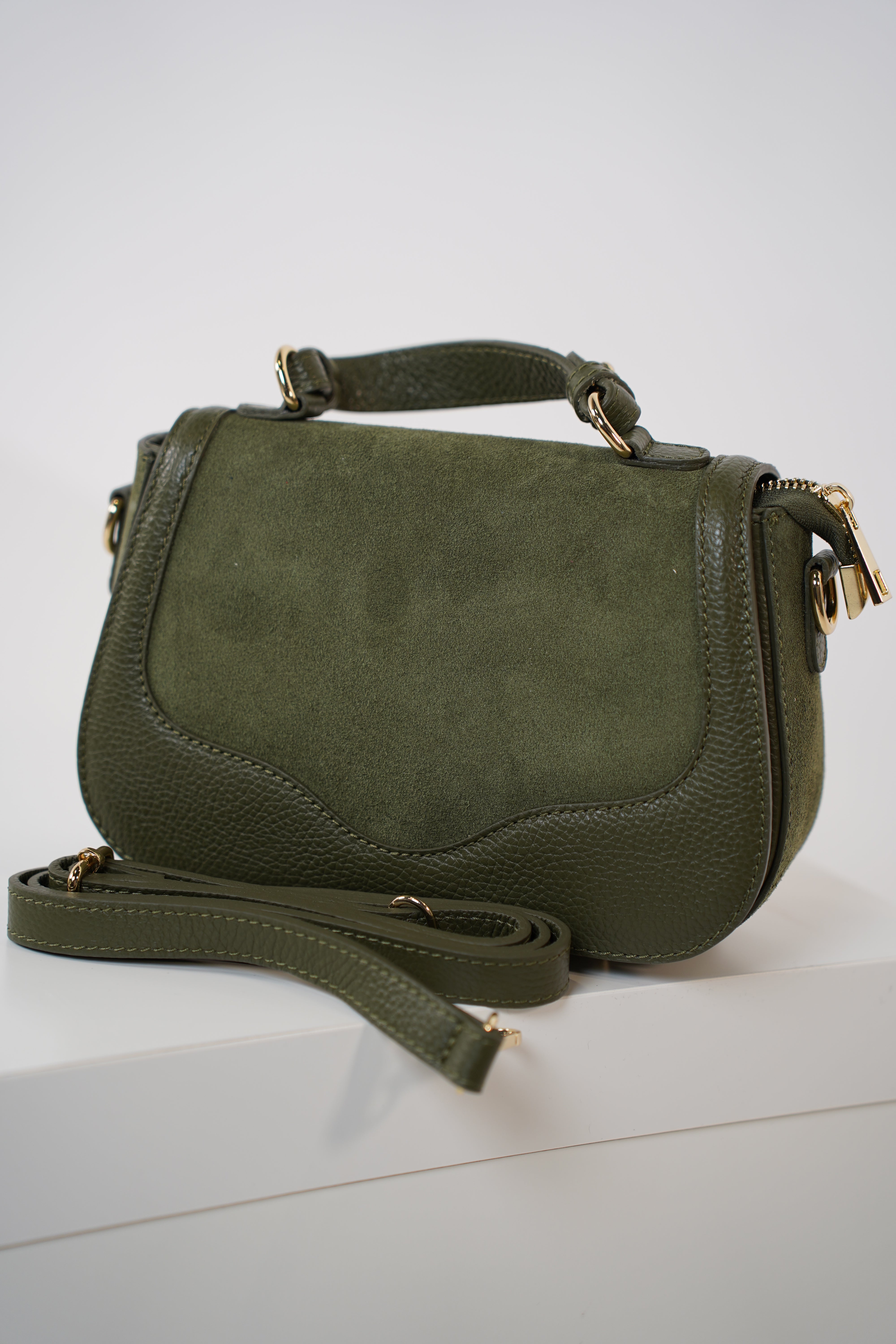Davia Handbag – Timeless Sophistication with Modern Texture