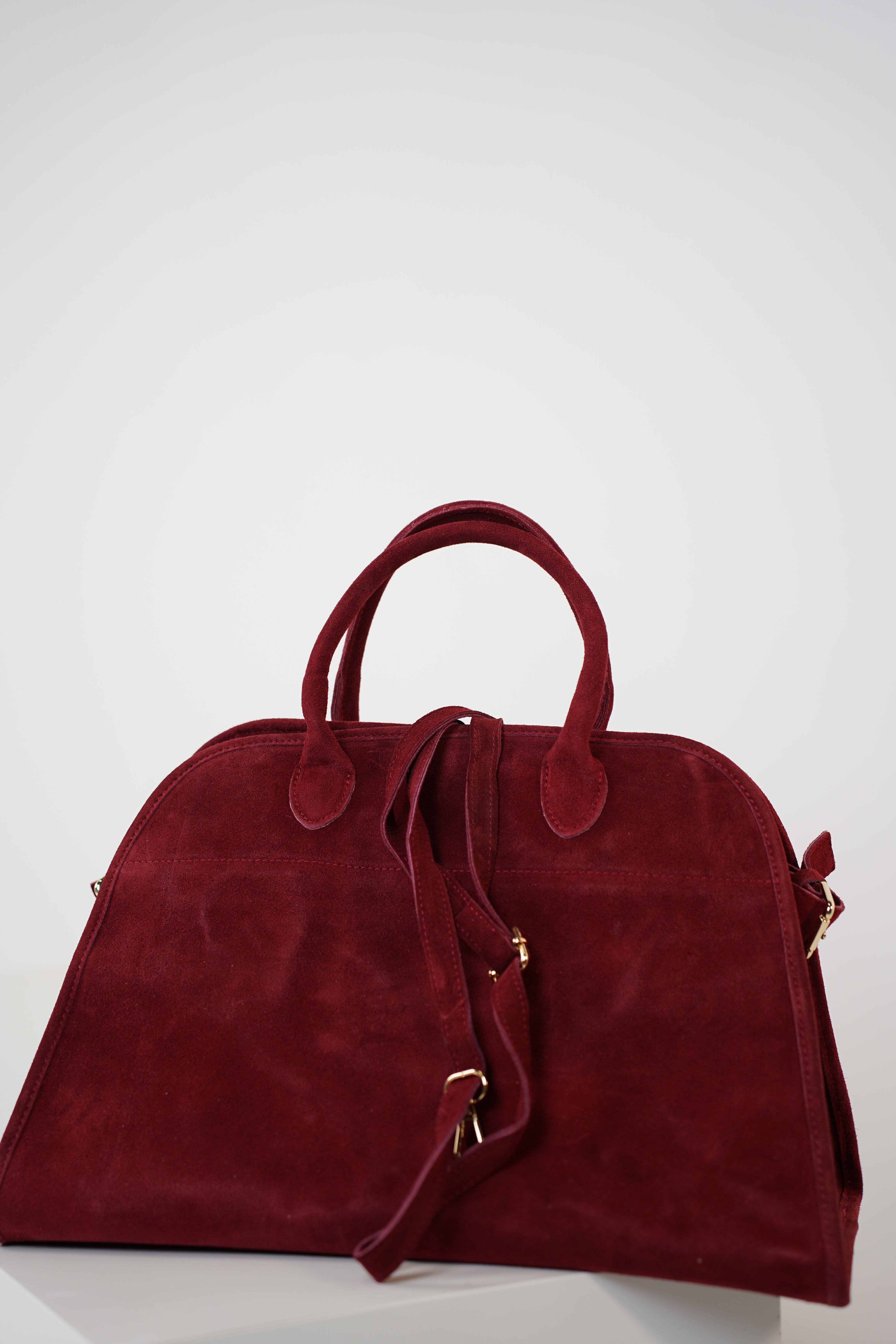 Alari Suede Tote Bag – Effortless Luxury Meets Everyday Functionality