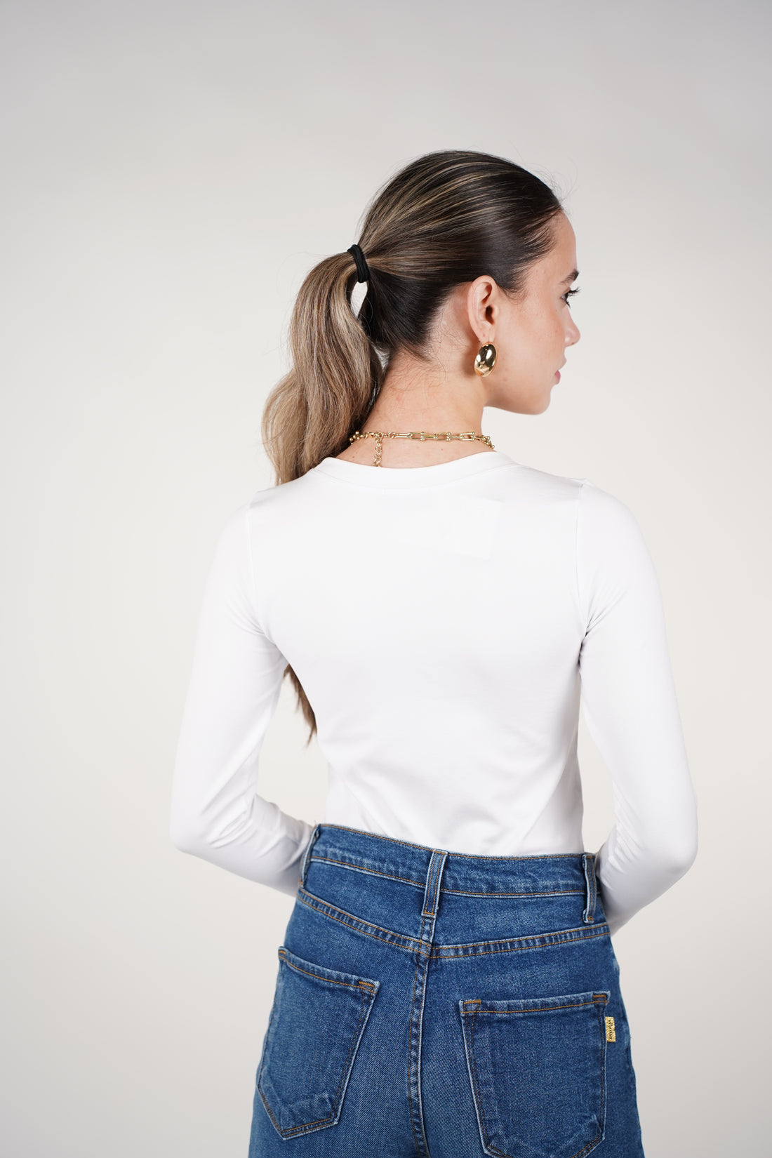 Phera Longsleeve Basics Bodysuit – Sleek Stretch Crewneck Essential