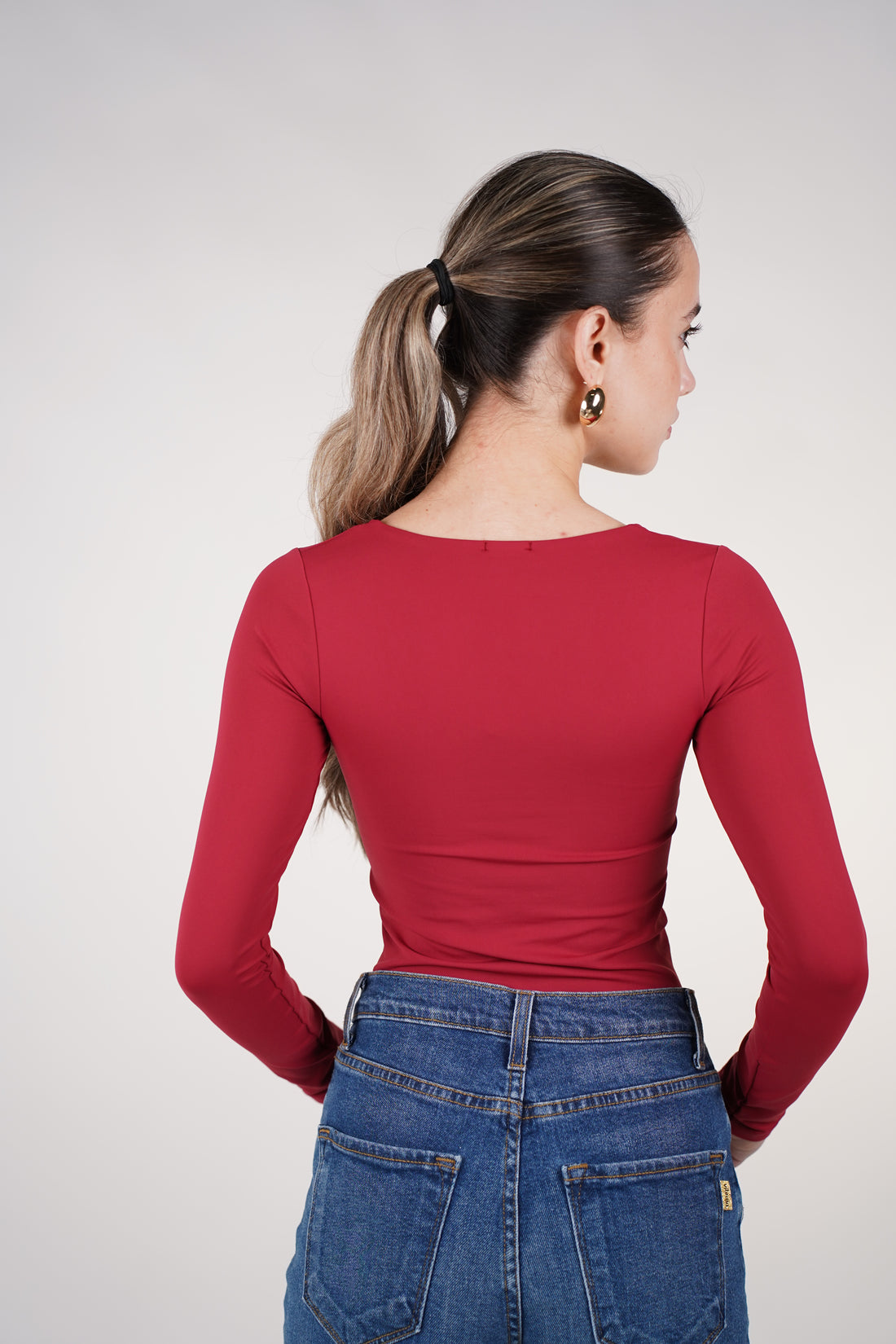 Haileycita Square Bodysuit – Sleek Long-Sleeve Square Neck Essential